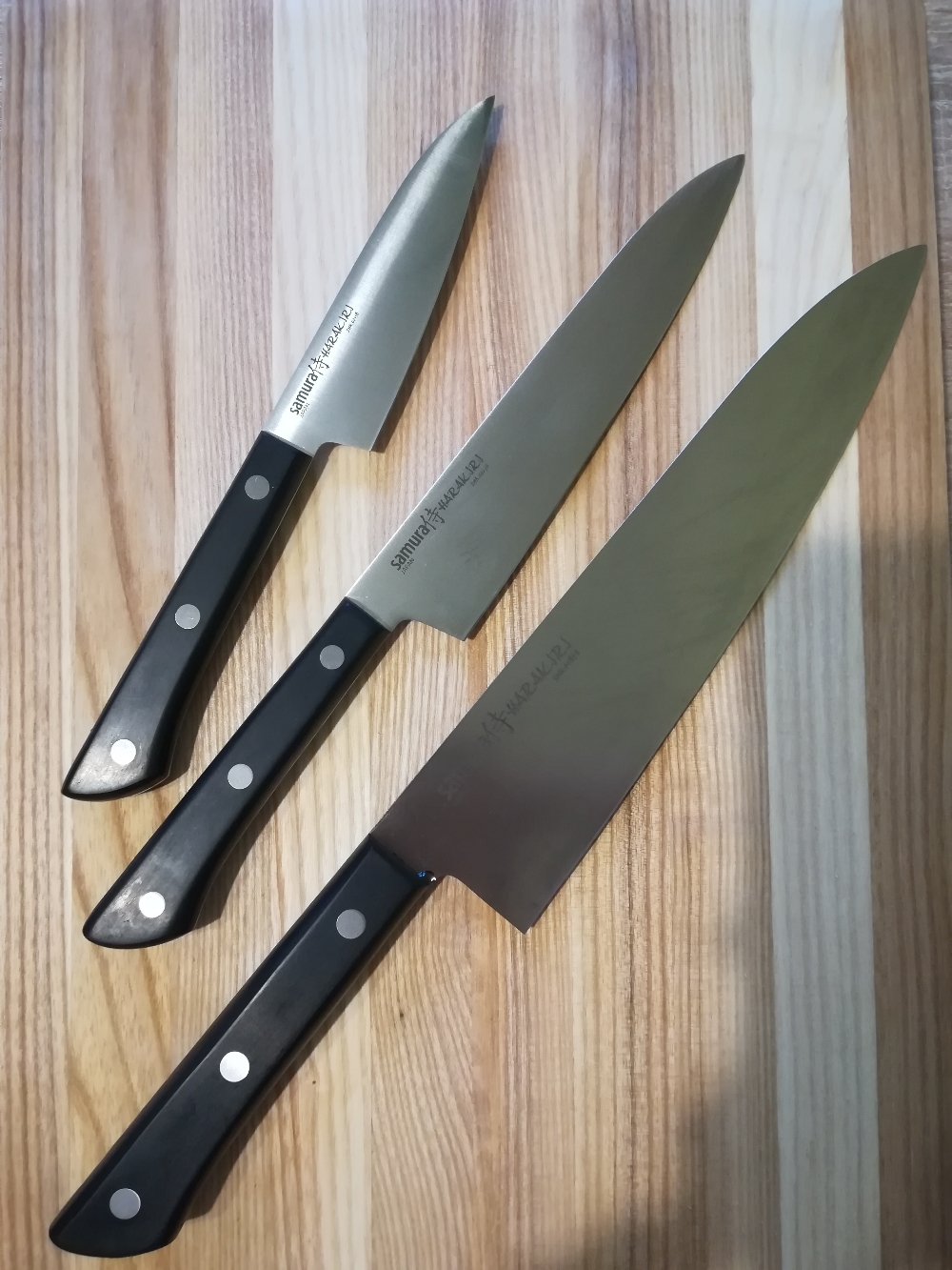 Фотография покупателя товара Набор ножей Samura HARAKIRI, 3 шт: лезвие 10 см, 15 см, 20 см, чёрная рукоять - Фото 1