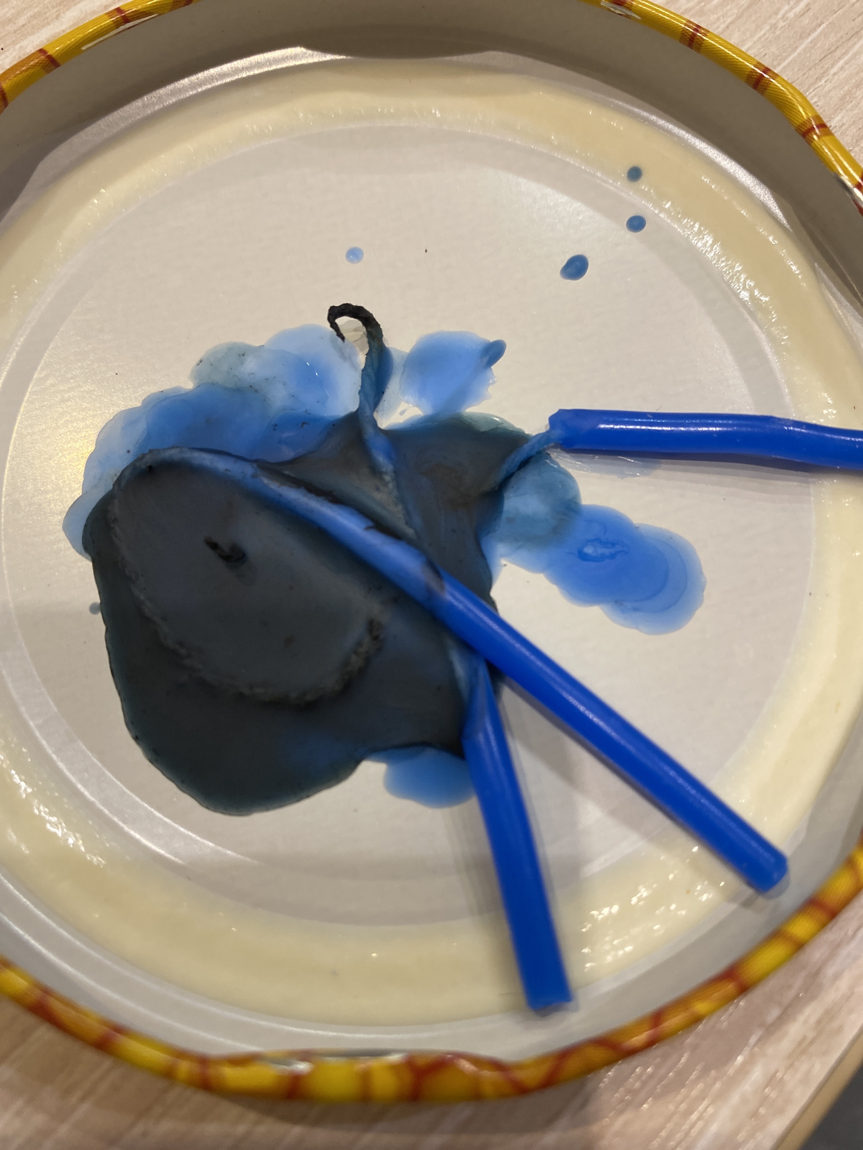 Фотография покупателя товара Свечи в торт незадуваемые «Синие», 24 шт. - Фото 2