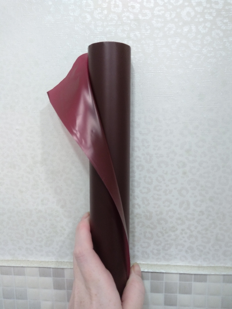 Фотография покупателя товара Пленка для цветов матовая "Нуар", пурпурный, 0,5 х 10 м - Фото 3