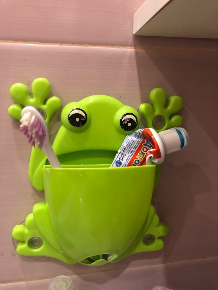 Фотография покупателя товара Держатель для зубных щёток «Лягушка», детский, на присосках, цвет МИКС - Фото 1