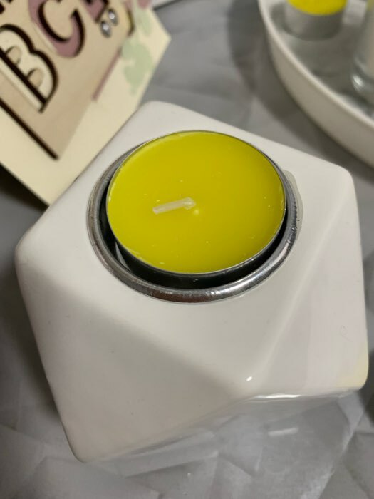Фотография покупателя товара Набор чайных свечей ароматических "Лимон", 3,8х1,6 см, 3,5 ч, 12 г, 6 штук - Фото 1