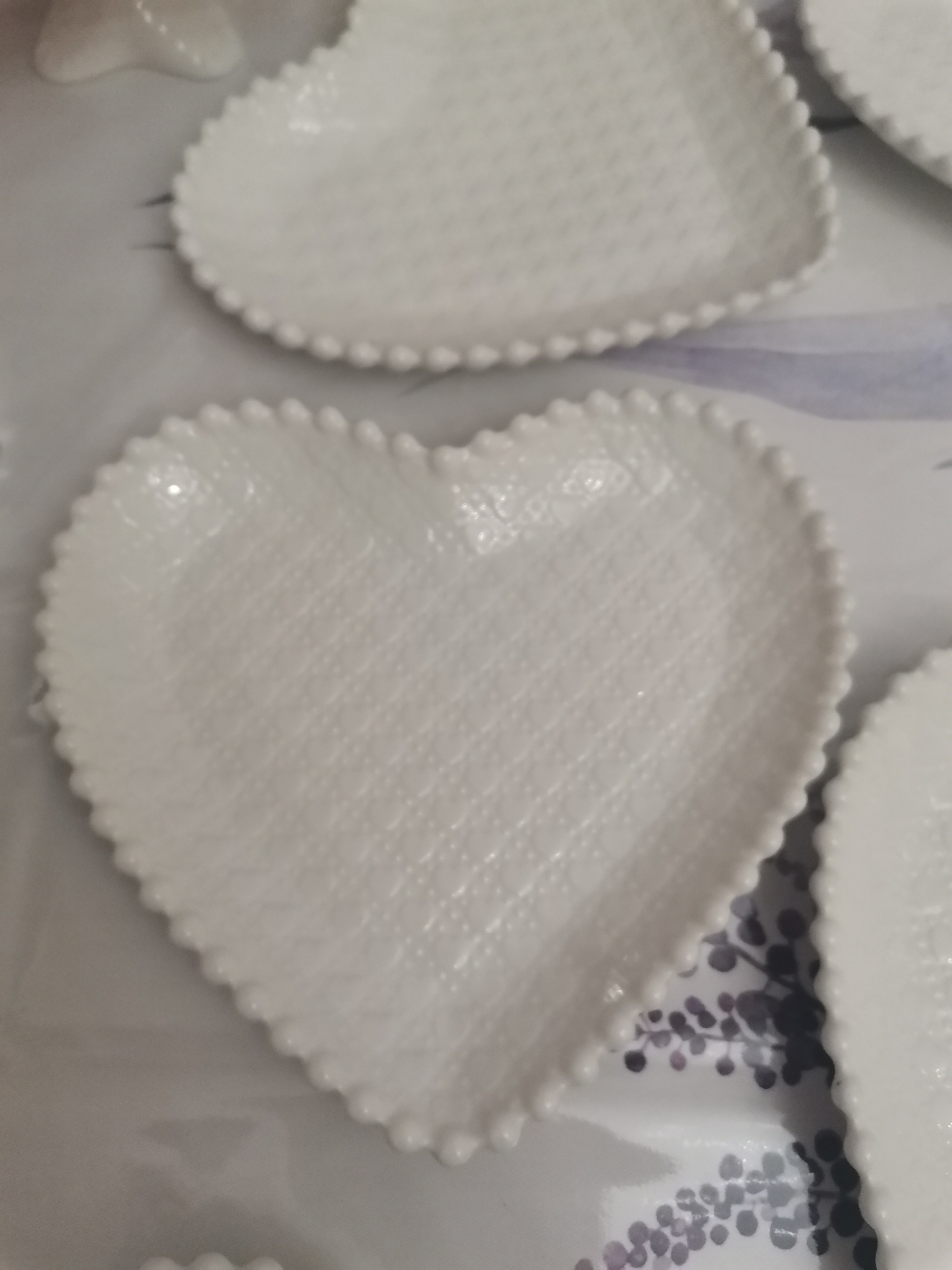 Фотография покупателя товара Тарелка керамическая «Сердце», 21×19 см, цвет белый - Фото 1