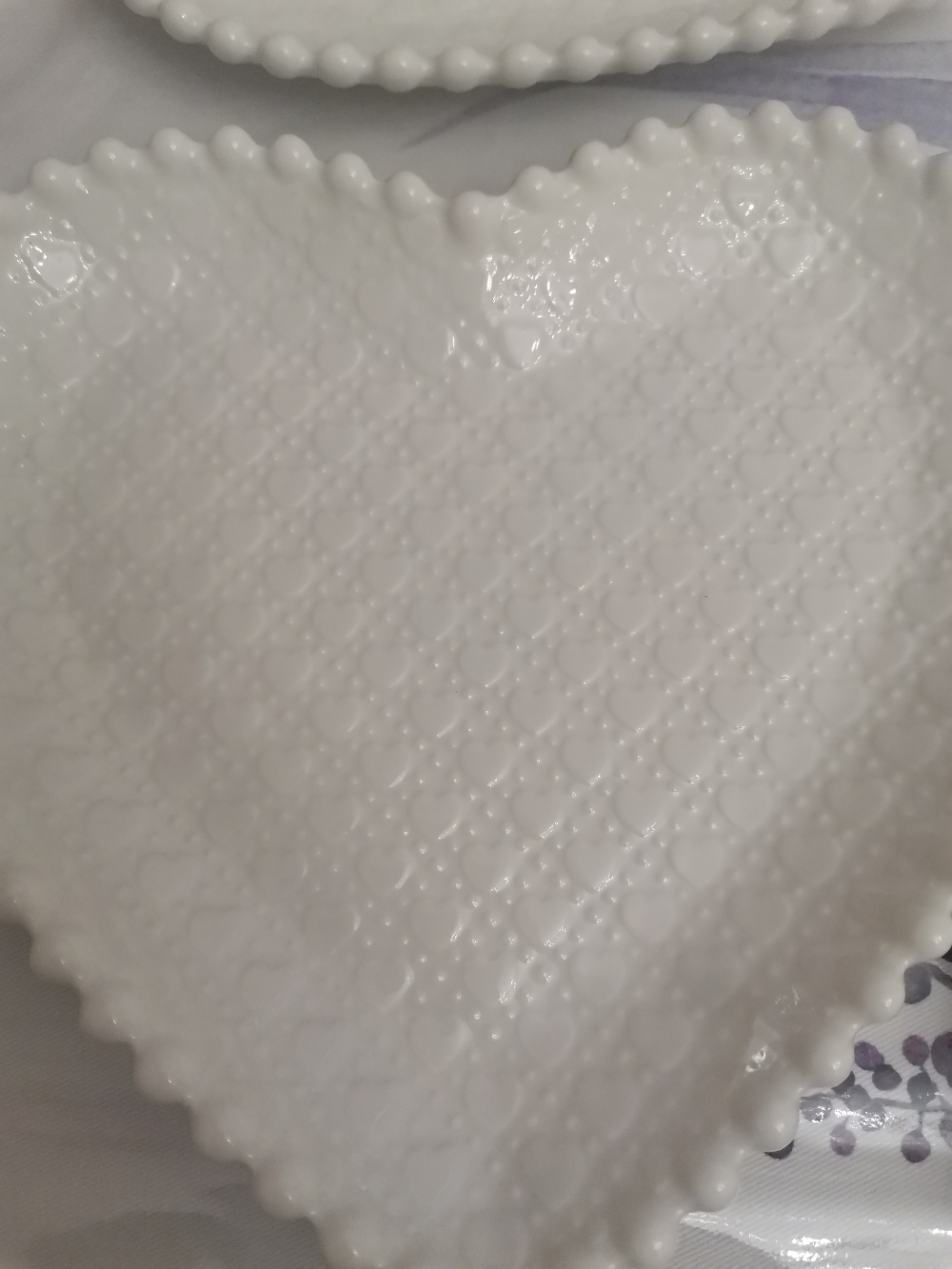 Фотография покупателя товара Тарелка керамическая «Сердце», 21×19 см, цвет белый - Фото 3