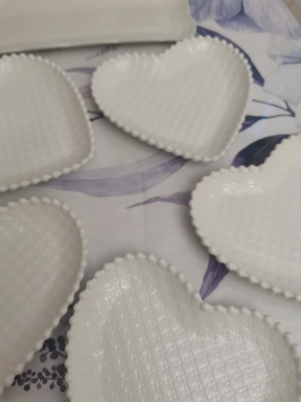 Фотография покупателя товара Тарелка керамическая «Сердце», 21×19 см, цвет белый