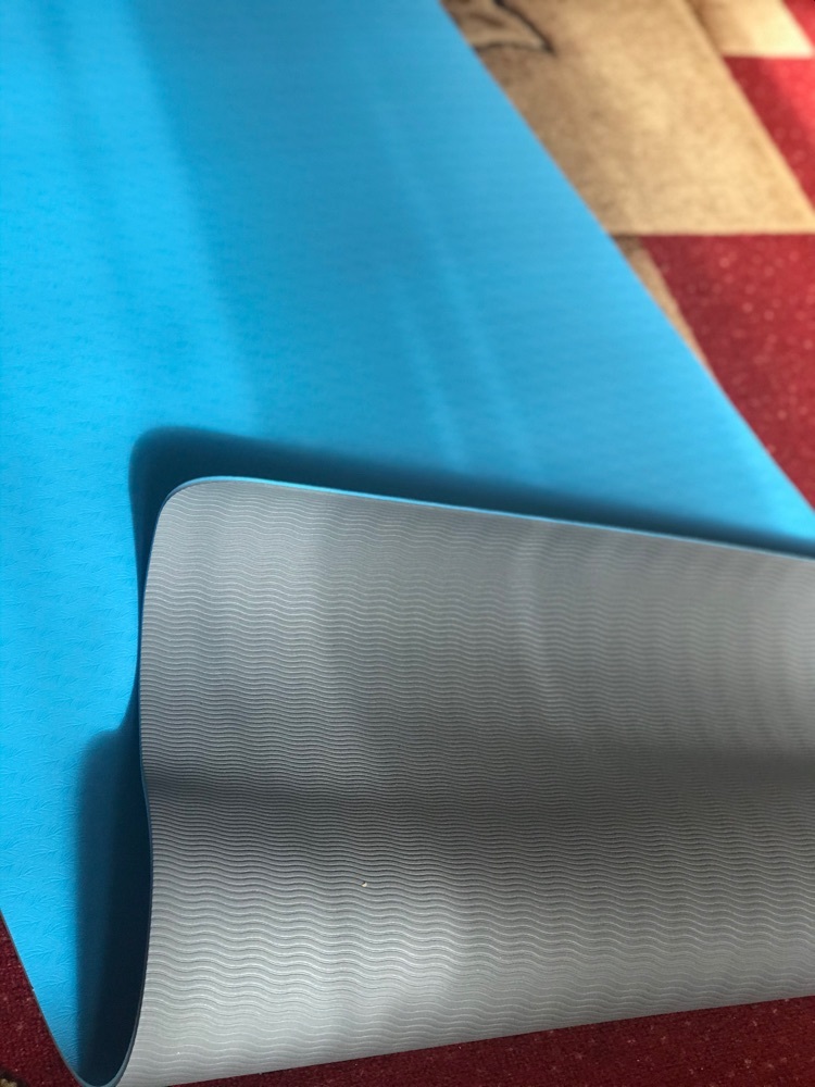 Фотография покупателя товара Коврик для йоги TORRES Comfort 4, TPE, 173 × 61 × 4 мм, нескользящее покрытие, цвет синий/серый - Фото 2