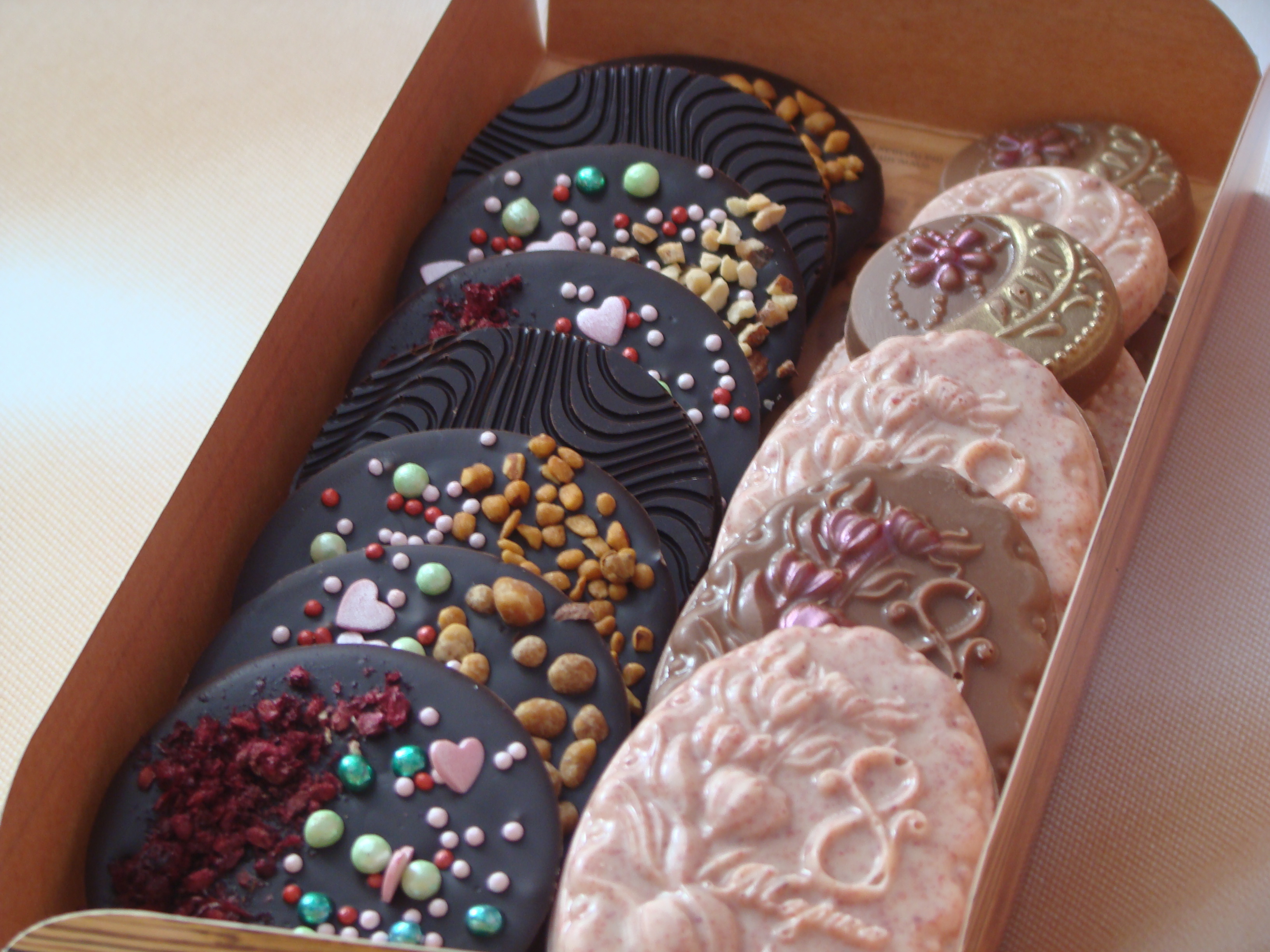 Фотография покупателя товара Форма для шоколада и конфет KONFINETTA «Круг», 33×16,4×2,5 см, 8 ячеек - Фото 24