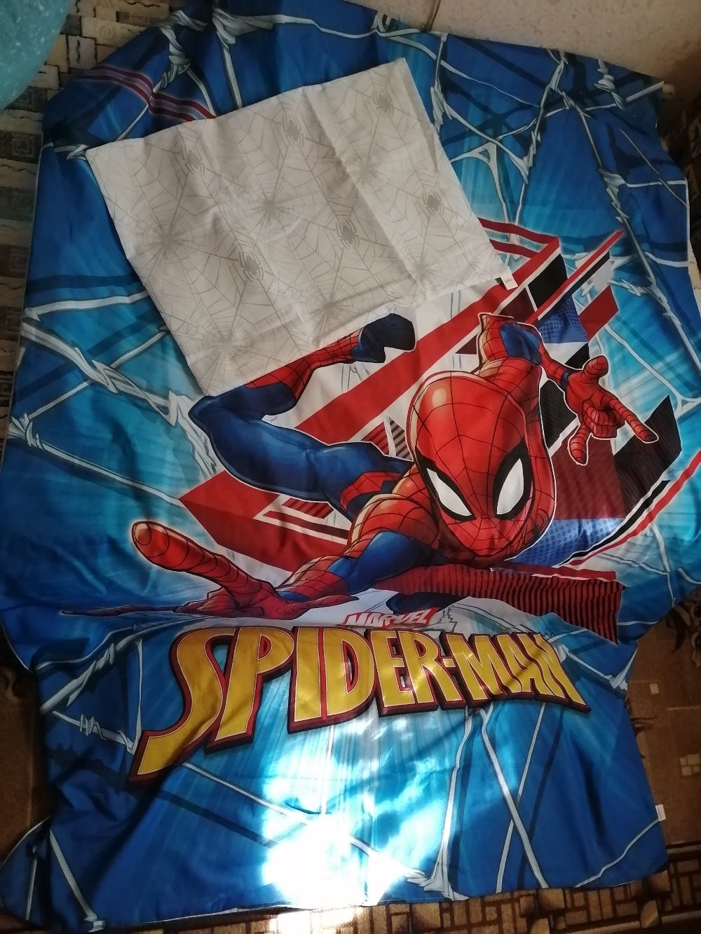 Фотография покупателя товара Детское постельное бельё 1.5 сп "Spider-Man" 143*215 см,150*214 см, 50*70 1 шт, поплин - Фото 2