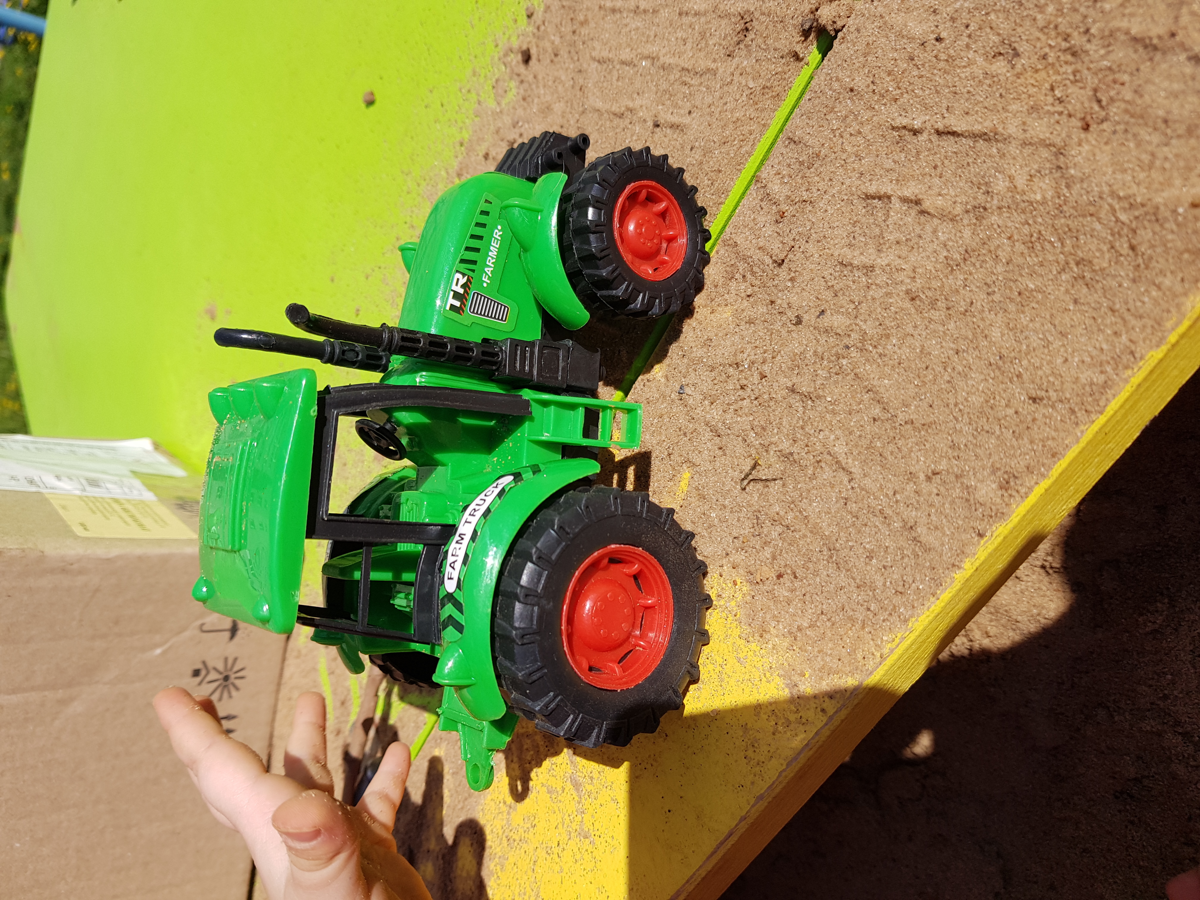 Фотография покупателя товара Трактор инерционный «Фермерский», цвета МИКС