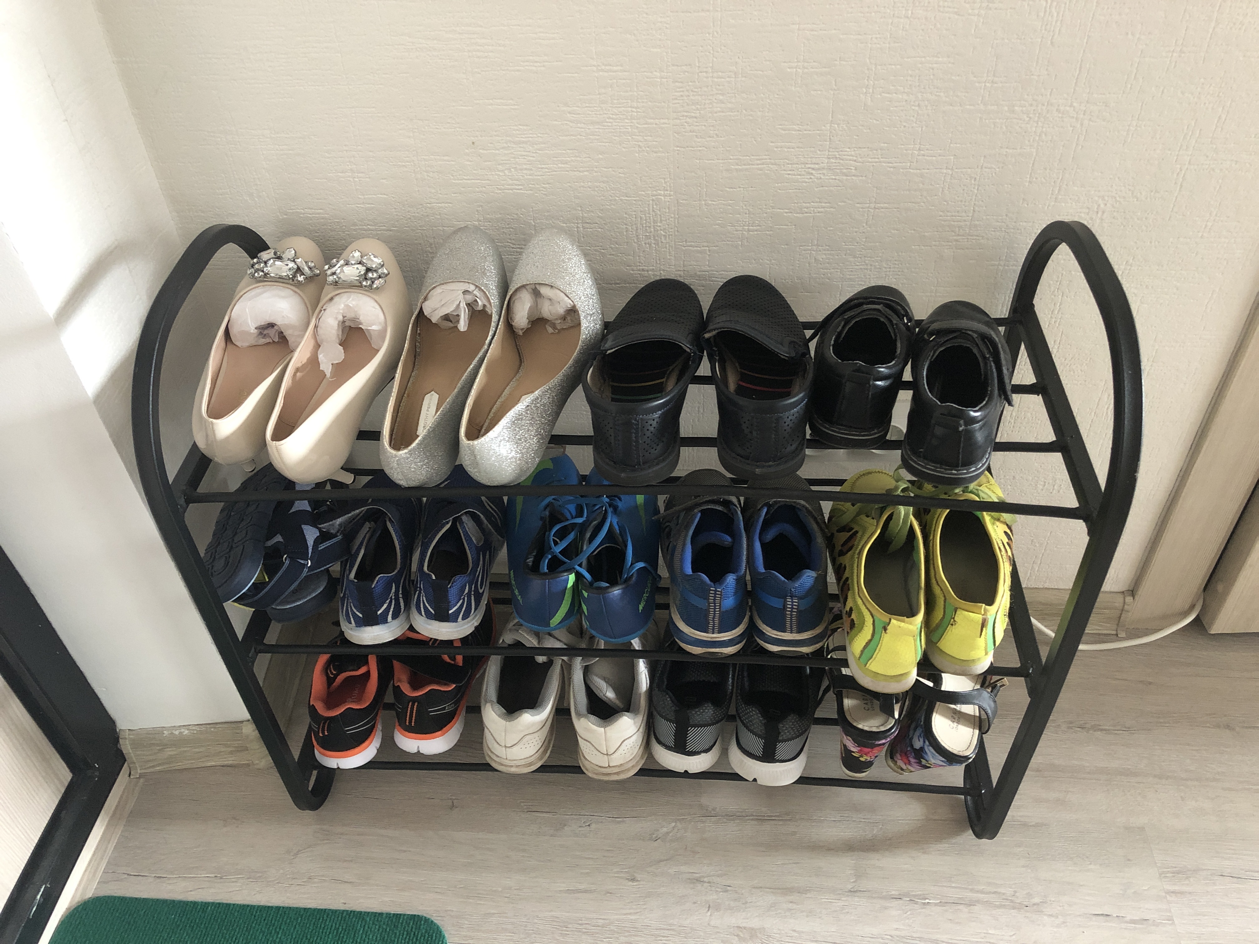 Фотография покупателя товара Подставка для обуви «Лиза», 3 яруса, 70×30×55 см, цвет чёрный - Фото 1