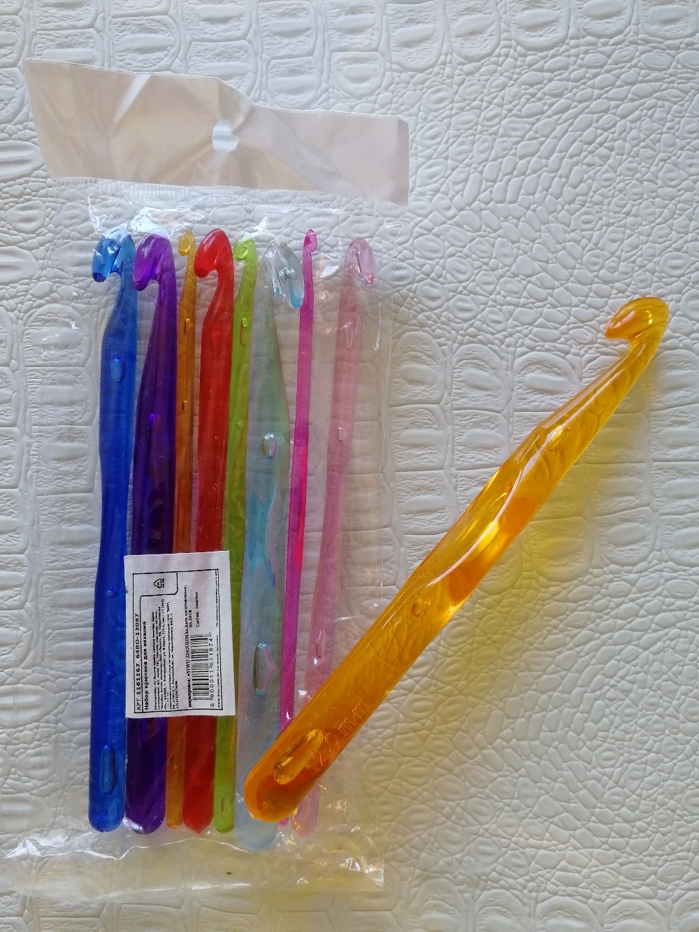 Фотография покупателя товара Набор крючков для вязания, d = 3-12 мм, 14 см, 9 шт, цвет разноцветный - Фото 2
