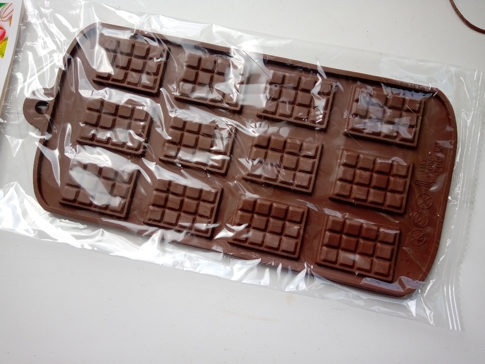 Фотография покупателя товара Форма для шоколада Доляна «Плитка», силикон, 21×11 см, 12 ячеек (2,7×3,9 см), цвет коричневый - Фото 72