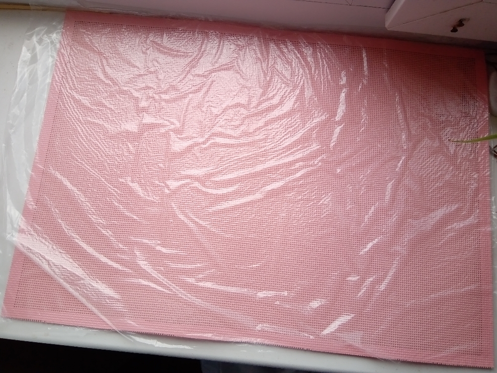 Фотография покупателя товара Коврик перфорированный Доляна «Амато», силикон, 42×29,6 см, цвет розовый - Фото 25