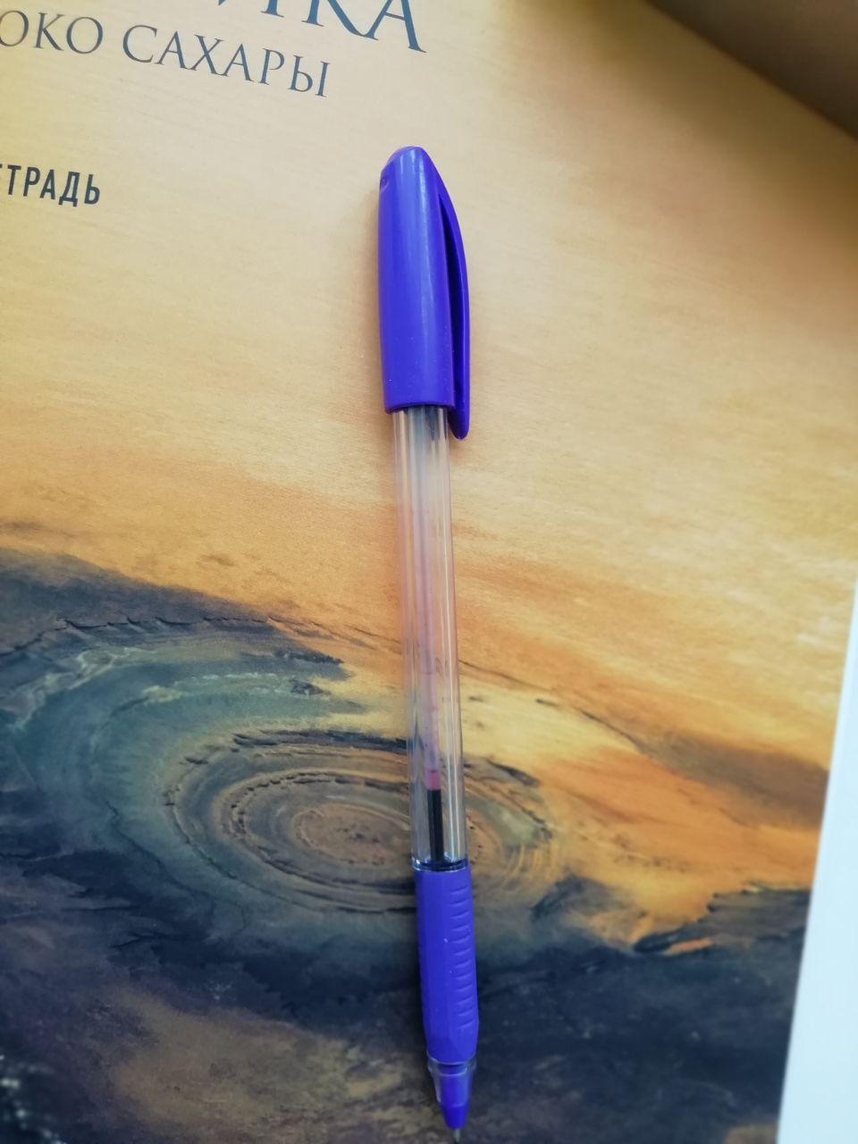 Фотография покупателя товара Ручка шариковая Erich Krause U-19, узел 0.6 мм, чернила фиолетовые, резиновый упор, трёхгранная, одноразовая, длина линии письма 1000 метров