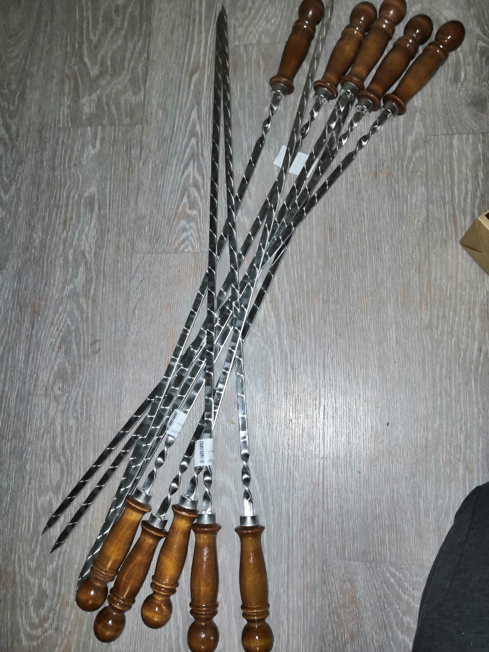 Фотография покупателя товара Шампур узбекский с деревянной ручкой, рабочая длина - 50 см, ширина - 12 мм, толщина - 3 мм - Фото 27