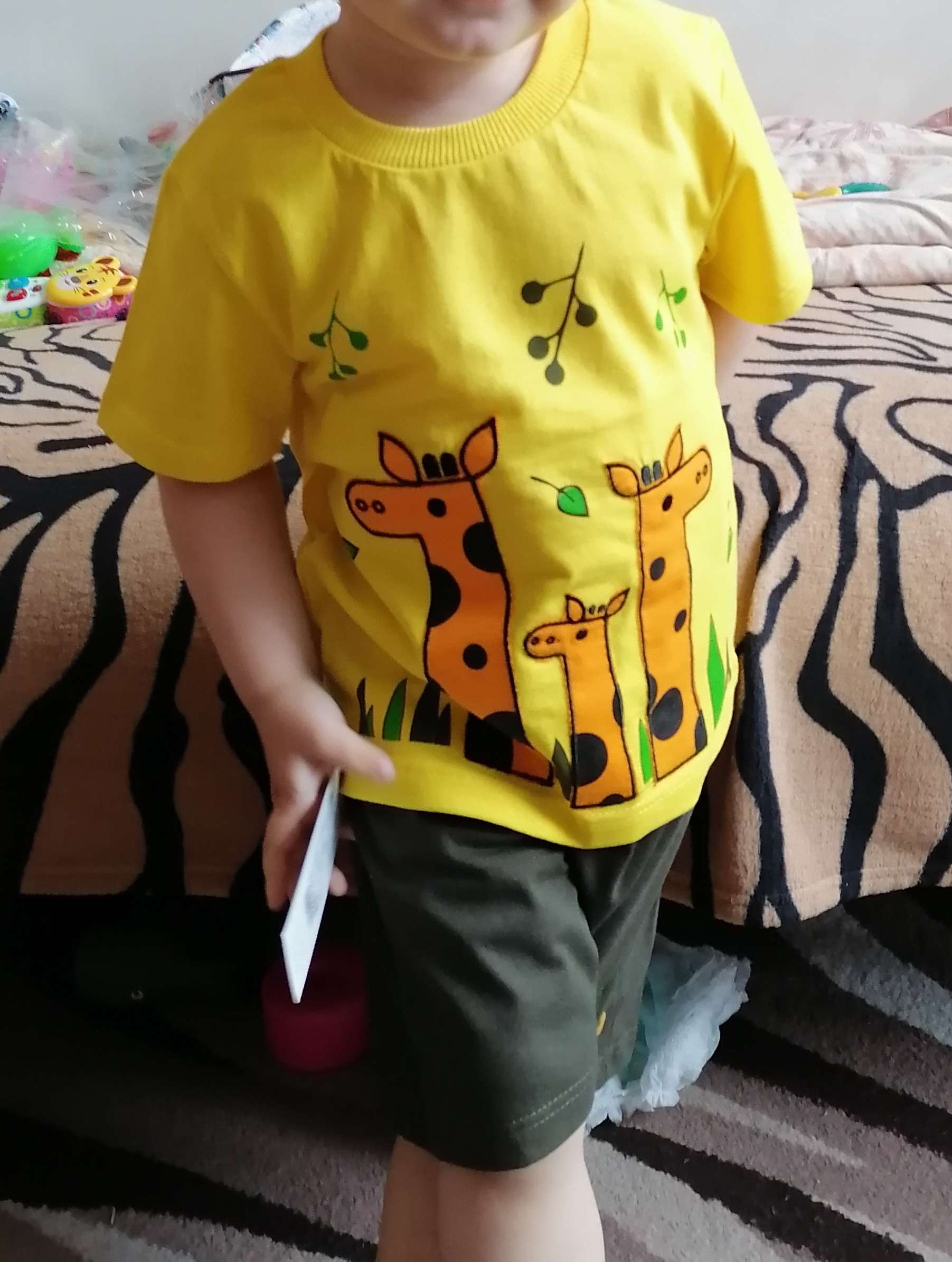 Фотография покупателя товара Комплект для мальчика (фуфайка, шорты), цвет жёлтый/хаки, рост 98 - Фото 1