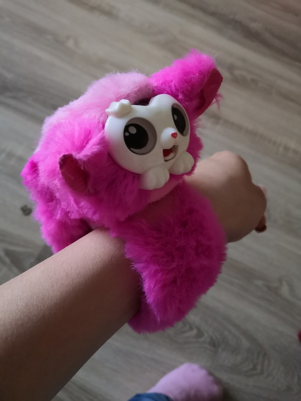 Фотография покупателя товара Интерактивный браслет Happy pet, световые и звуковые эффекты, цвет белый