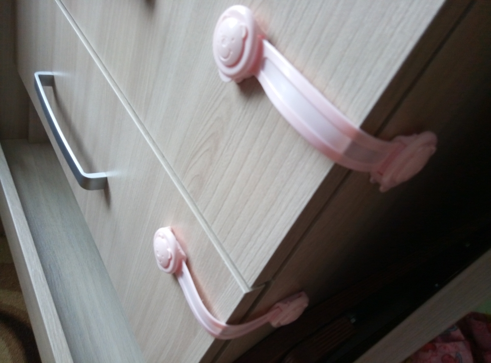 Фотография покупателя товара Блокиратор двери гибкий, набор 2 шт., цвет розовый - Фото 2