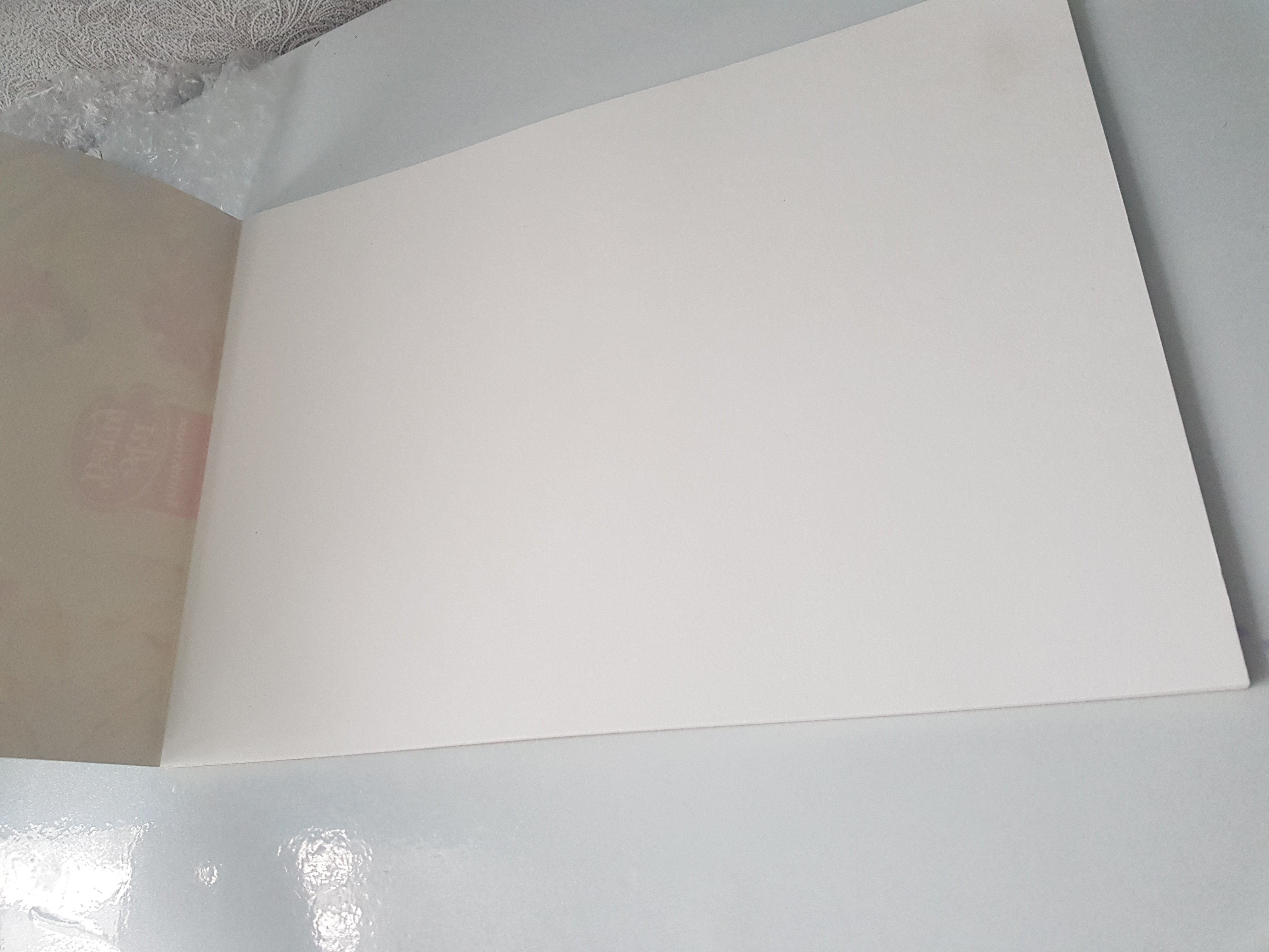 Фотография покупателя товара Альбом для акварели А4, 10 листов, блок 180 г/м², на клею, Erich Krause ArtBerry "Снегири", экстра белая, твердая подложка