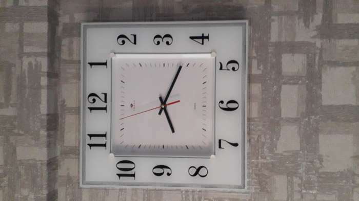 Фотография покупателя товара Часы настенные интерьерные "Белая классика", бесшумные, 35 х 35 см - Фото 1