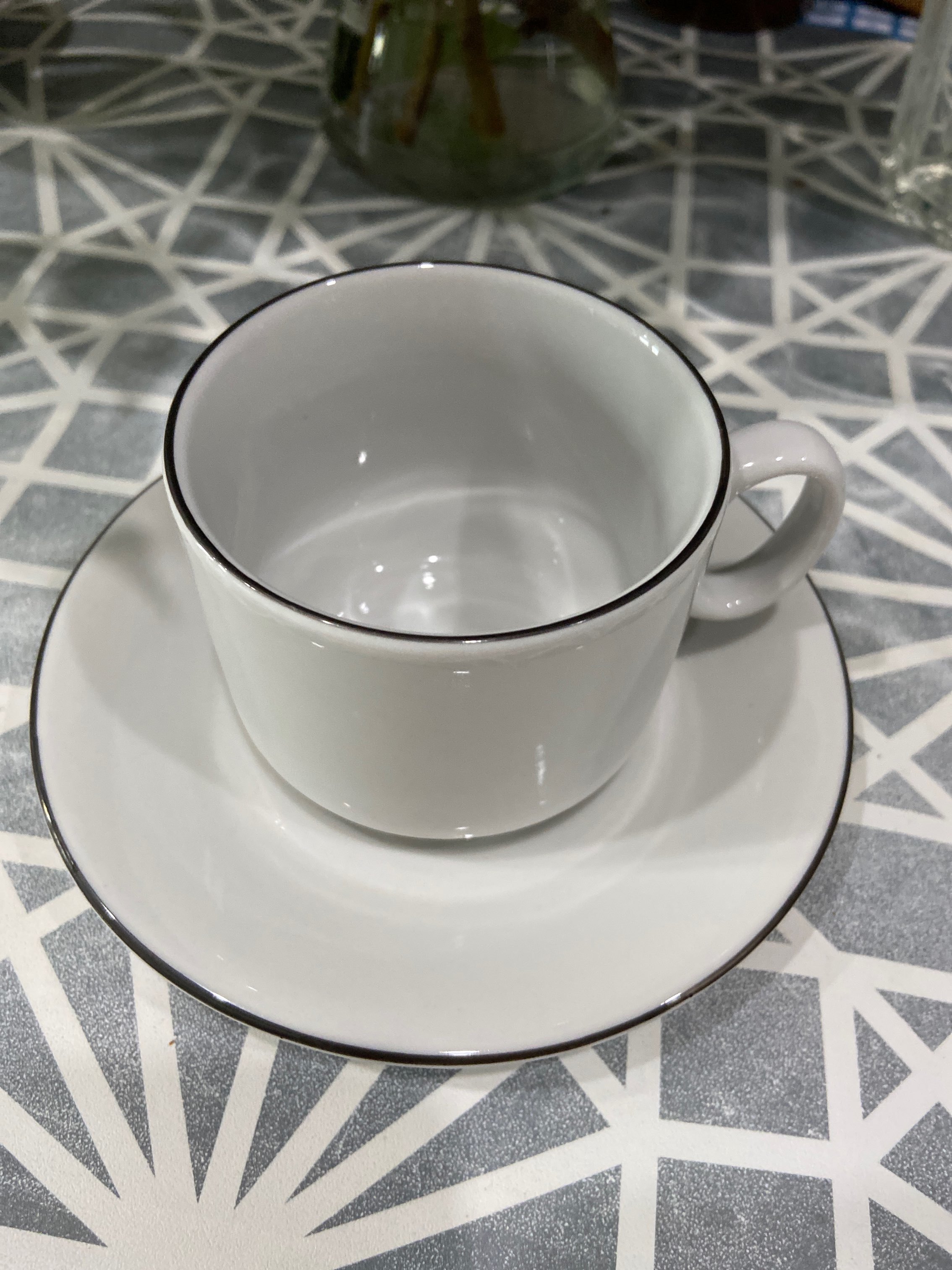 Фотография покупателя товара Чайная пара фарфоровая «Экспресс», чашка 220 мл, блюдце d=14 см - Фото 4