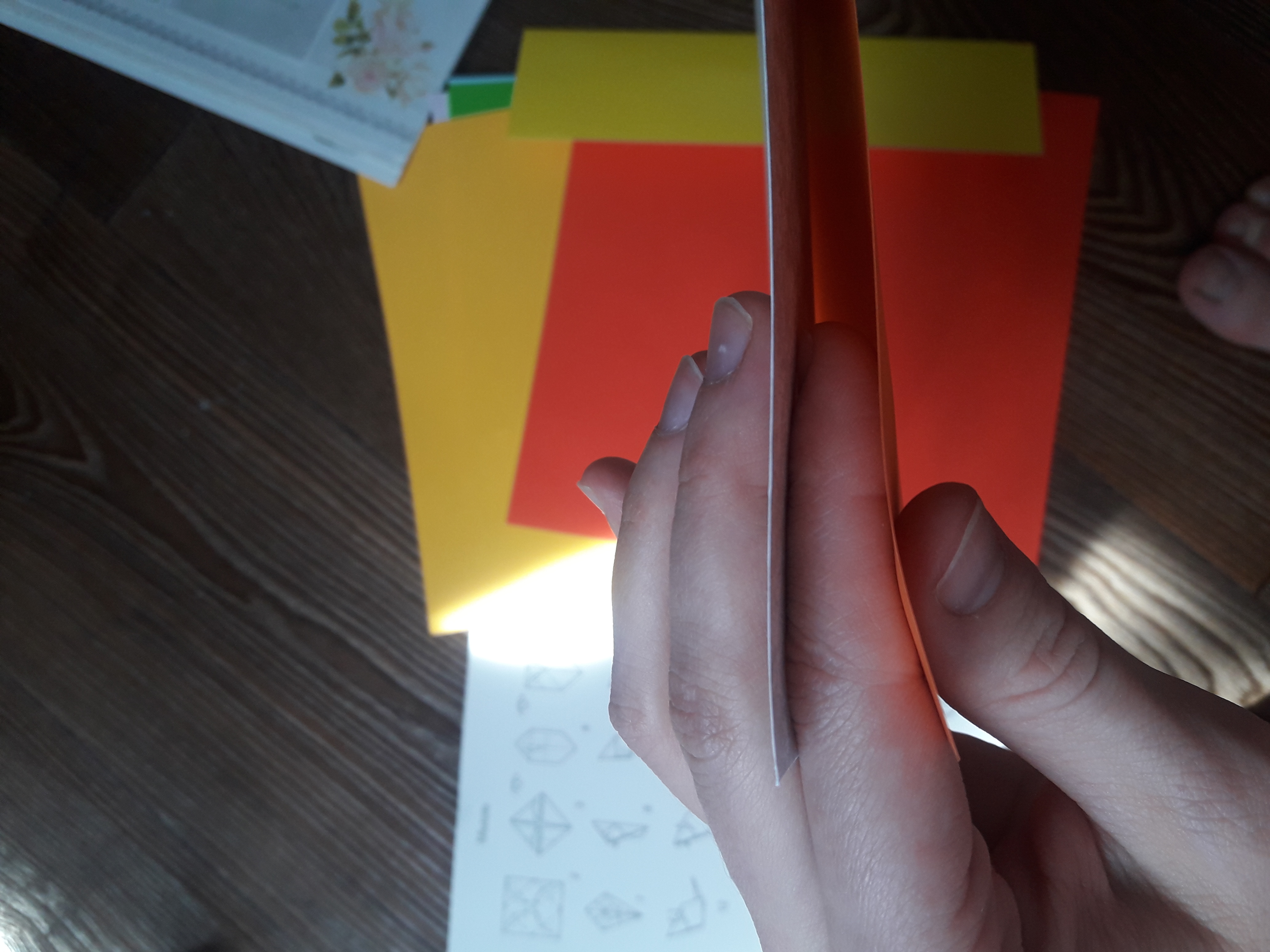 Фотография покупателя товара Бумага цветная для оригами, 8 листов, 8 цветов, "Каляка-Маляка" - Фото 1