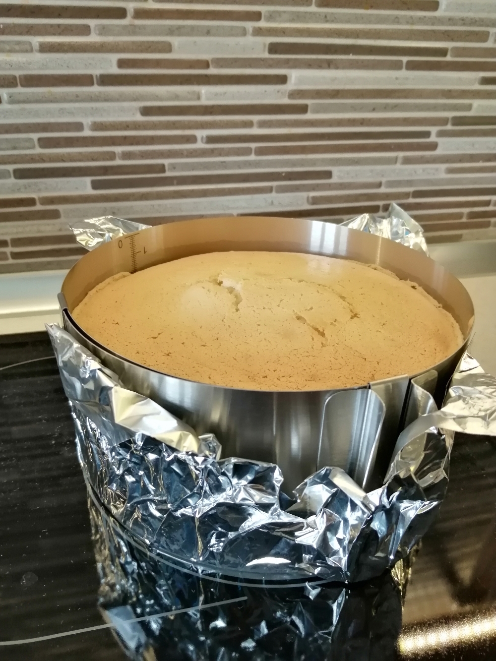 Фотография покупателя товара Форма разъёмная для выпечки кексов и тортов с регулировкой размера Доляна, d=16-20 см, цвет хромированный - Фото 29