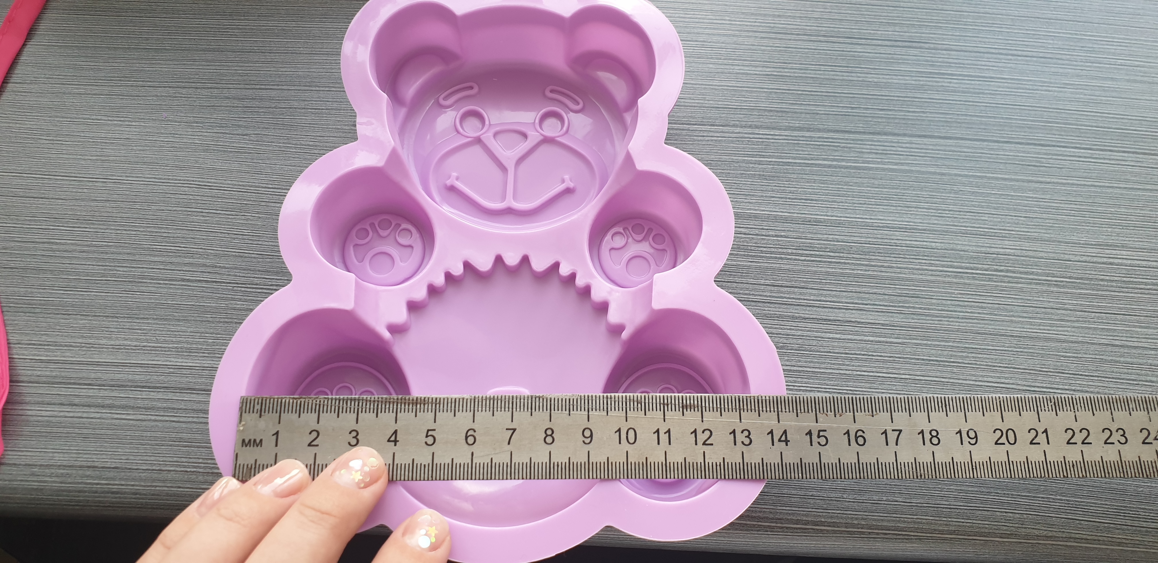 Фотография покупателя товара Форма силиконовая для выпечки Доляна «Мишка», 17,5×15×3 см, цвет МИКС - Фото 13