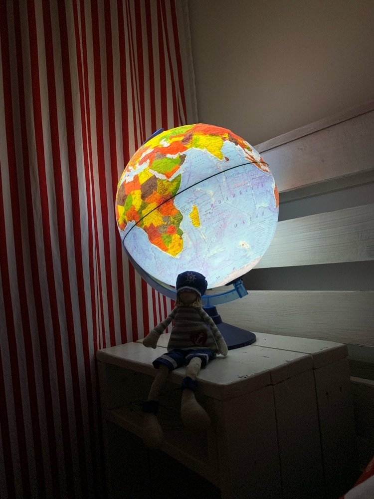 Фотография покупателя товара Глoбус физико-политический рельефный «Классик Евро», диаметр 320 мм, с подсветкой от батареек