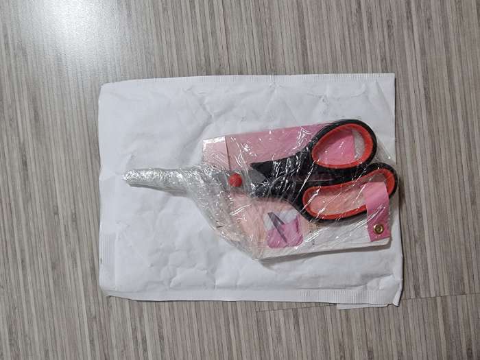 Фотография покупателя товара Ножницы универсальные, скошенное лезвие, 7,5", 19,5 см, цвет чёрный/красный - Фото 9