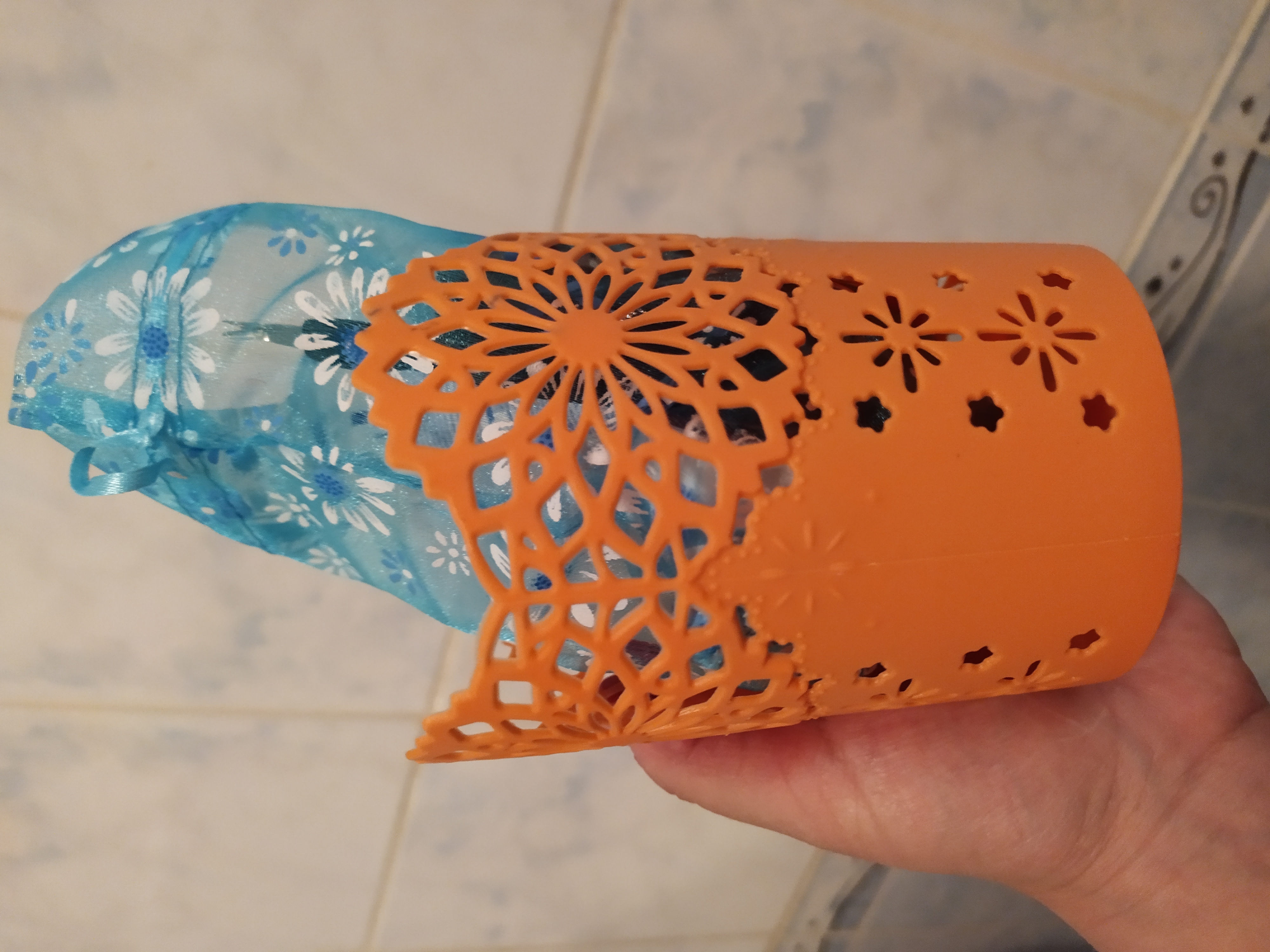 Фотография покупателя товара Корзинка пластиковая для хранения «Изморозь», 10×10×12 см, цвет МИКС - Фото 3