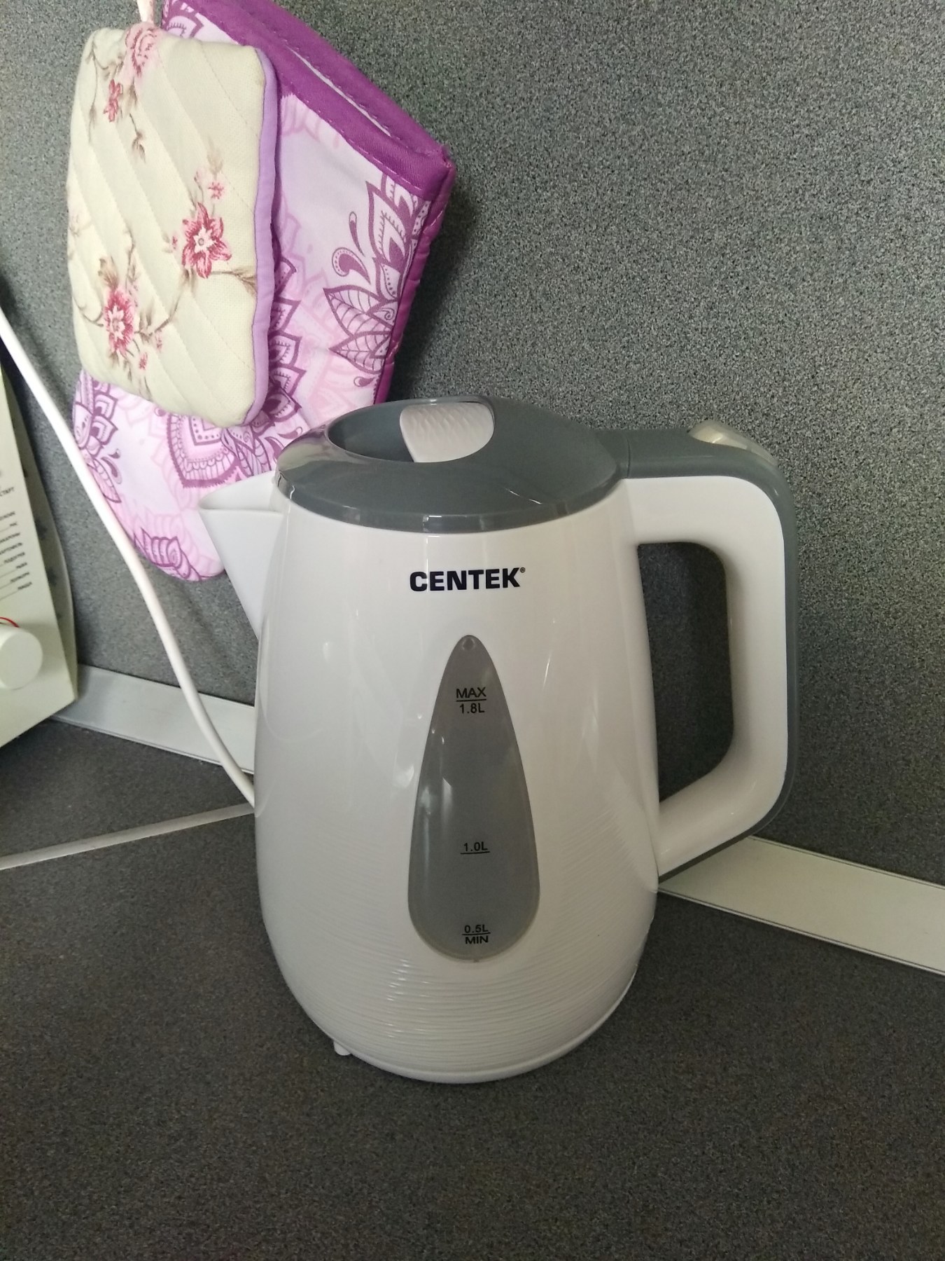 Фотография покупателя товара Чайник электрический Centek CT-0048, пластик, 1.8 л, 2200 Вт, белый