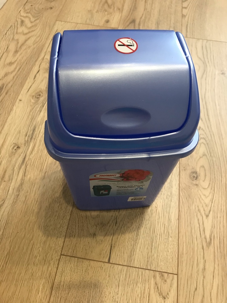 Фотография покупателя товара Контейнер для мусора «Камелия», 8 л, цвет голубой перламутр - Фото 1