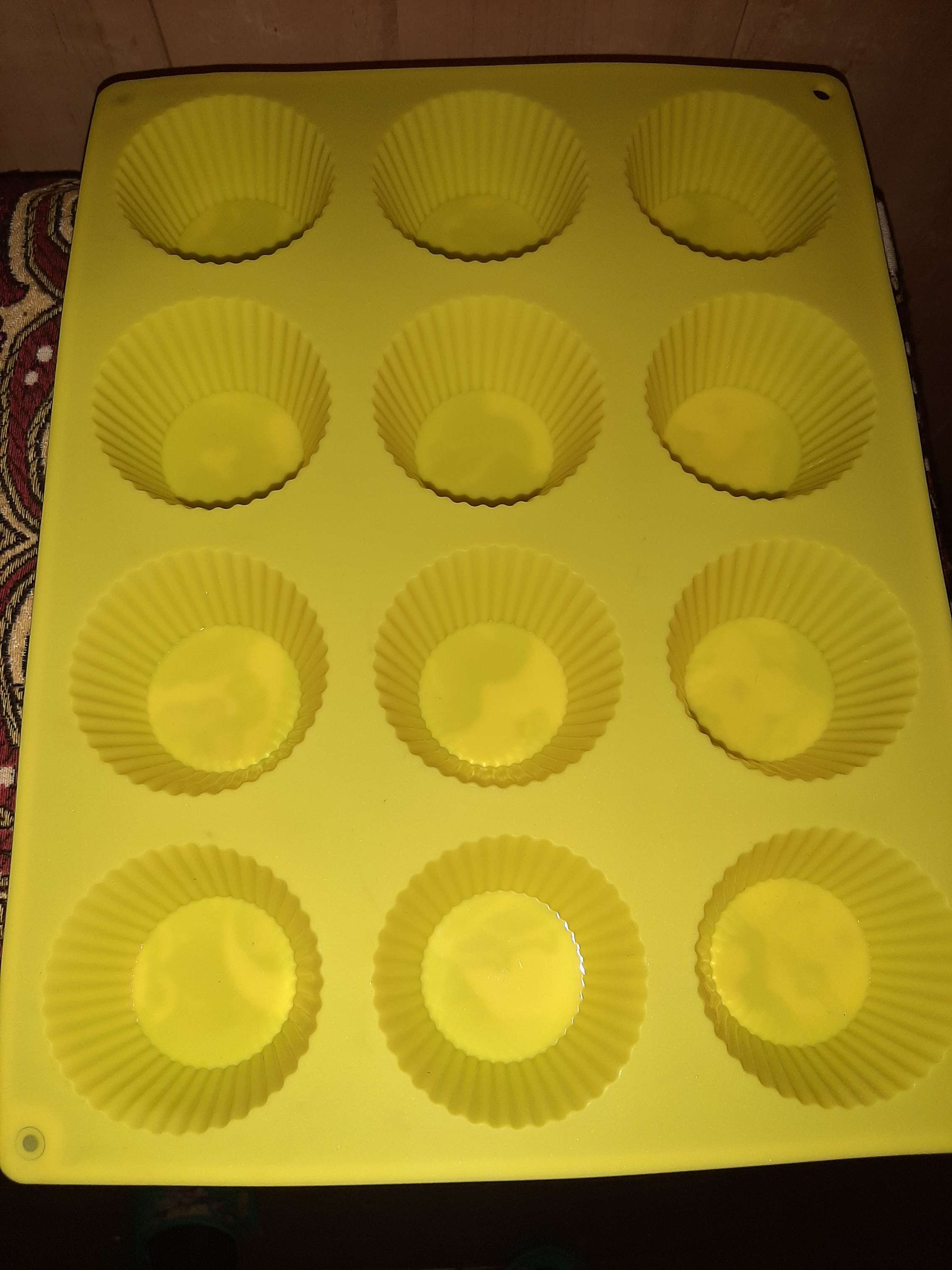 Фотография покупателя товара Форма силиконовая для выпечки Доляна «Круг. Риб», 26×35 см, 12 ячеек (d=7 см), цвет МИКС - Фото 3