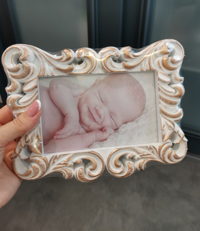 Фотография покупателя товара Фоторамка пластик 10х15 см "Пушистые листья" белая состаренная 20х15,5 см - Фото 1