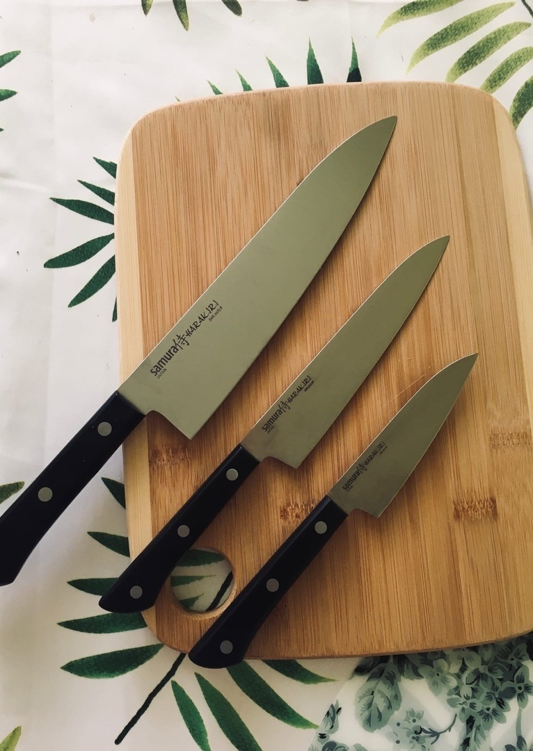 Фотография покупателя товара Набор ножей Samura HARAKIRI, 3 шт: лезвие 10 см, 15 см, 20 см, чёрная рукоять - Фото 4