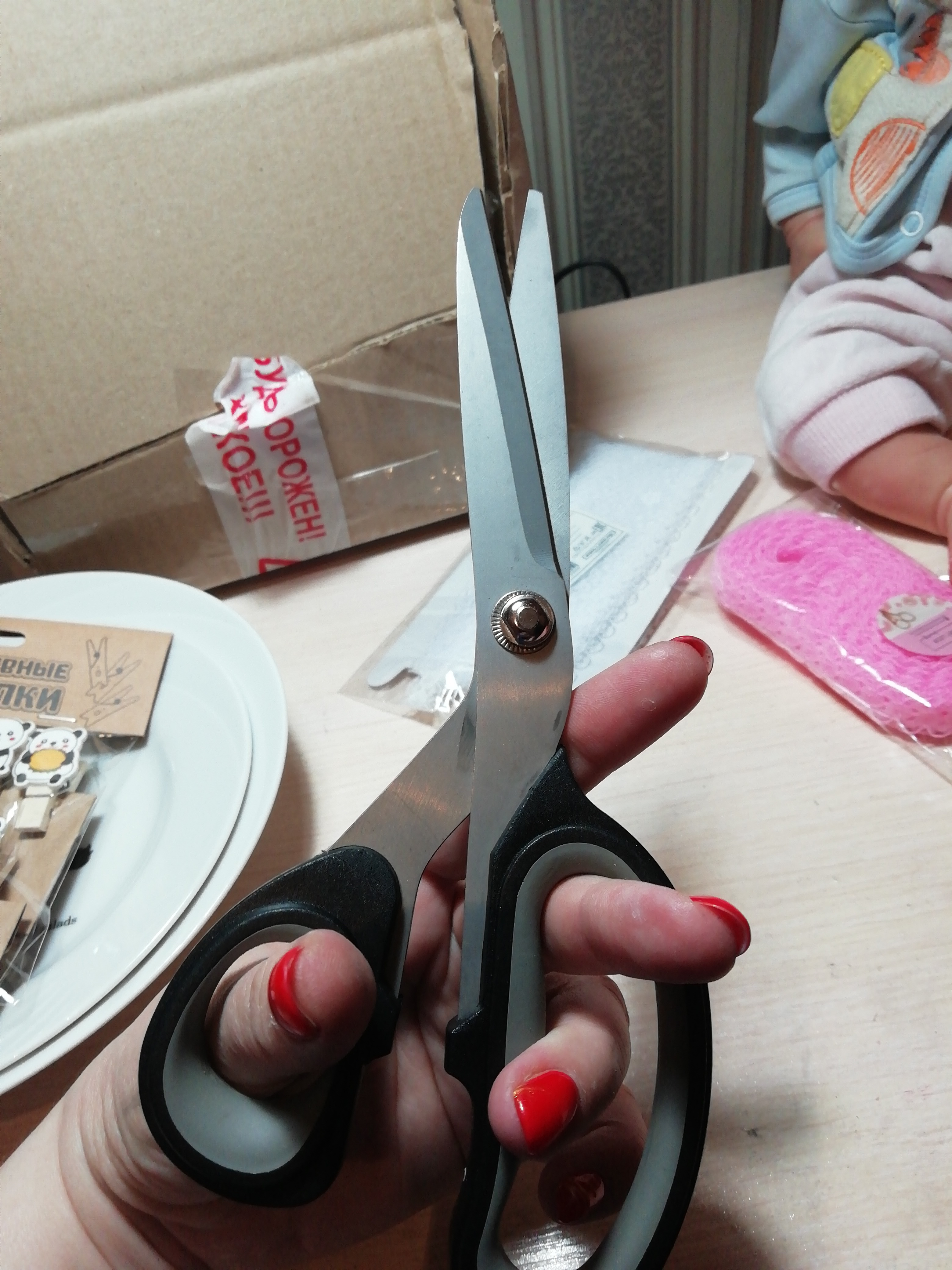 Фотография покупателя товара Ножницы портновские, с прорезиненной ручкой, 8'', 20 см, цвет чёрный/серый - Фото 3