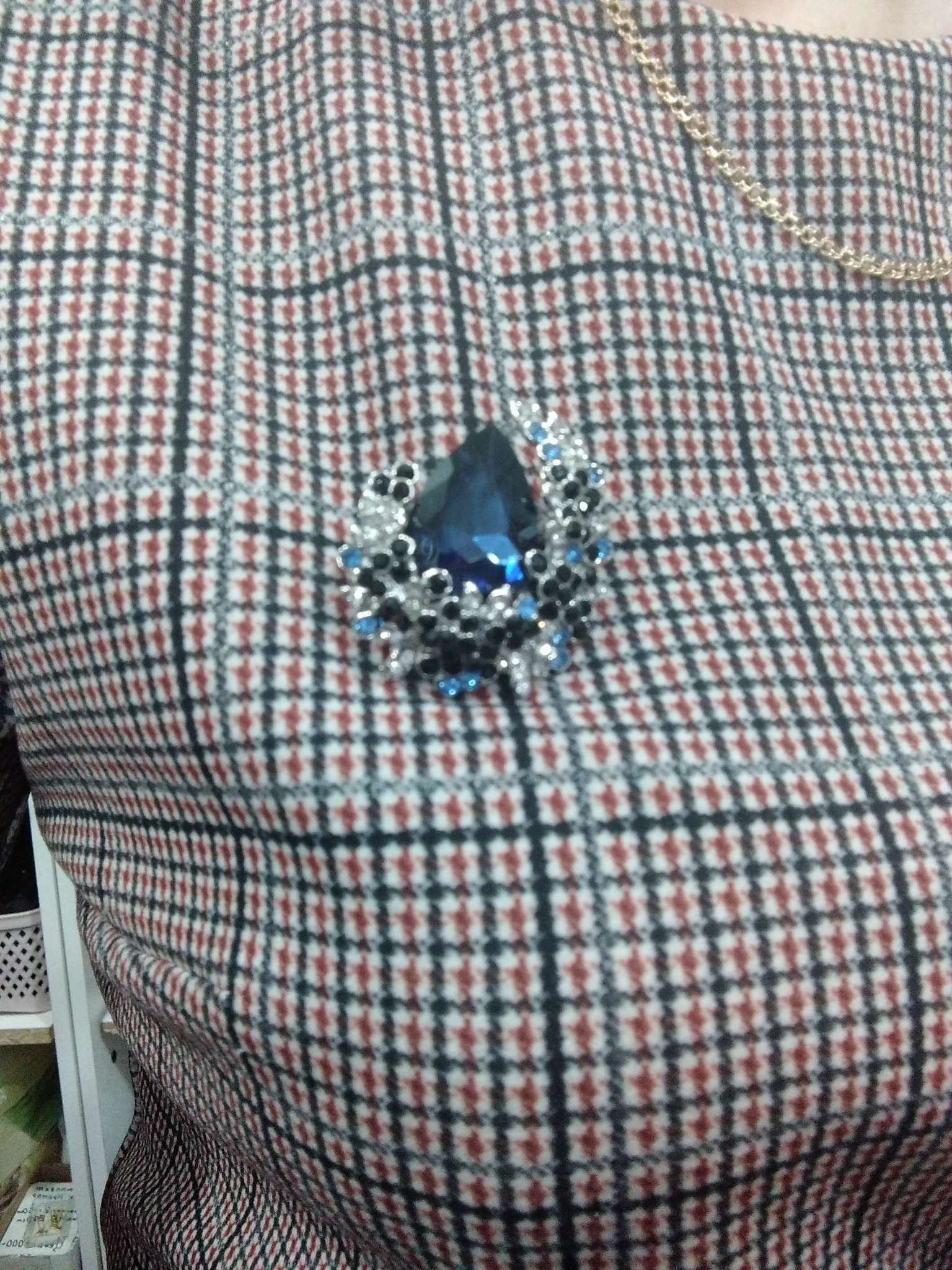Фотография покупателя товара Брошь «Императрица» полумесяц, цвет бело-синий в серебре - Фото 3