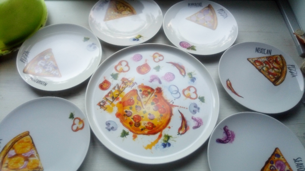 Фотография покупателя товара Набор блюд фарфоровый «Пицца», 7 предметов: 1 шт d=30 см, 6 шт d=20 см, рисунок МИКС - Фото 5