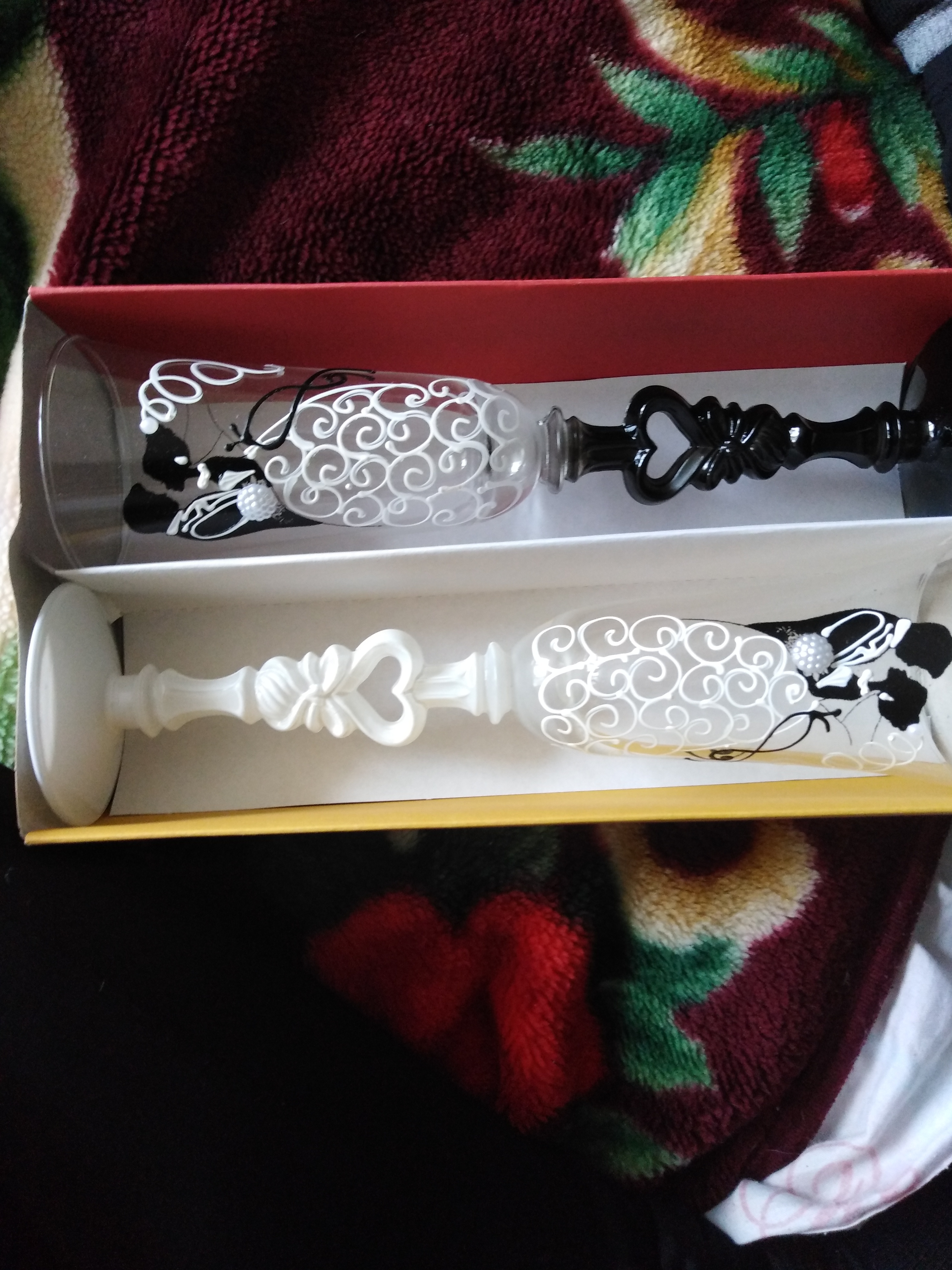 Фотография покупателя товара Набор свадебных бокалов «Влюблённые»,с сердцем на ножке
