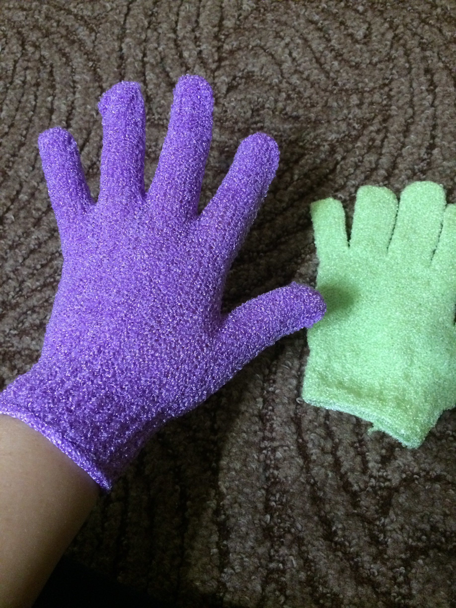 Фотография покупателя товара Мочалка-перчатка массажная однотонная 18х14 см, цвет МИКС - Фото 3