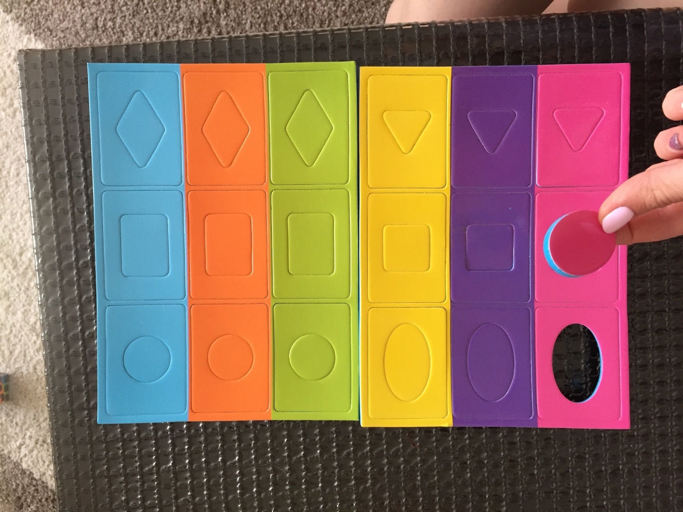 Фотография покупателя товара Обучающий набор «Карточки Сегена. Простые цвета», 18 карточек, материал EVA, по методике Монтессори - Фото 1