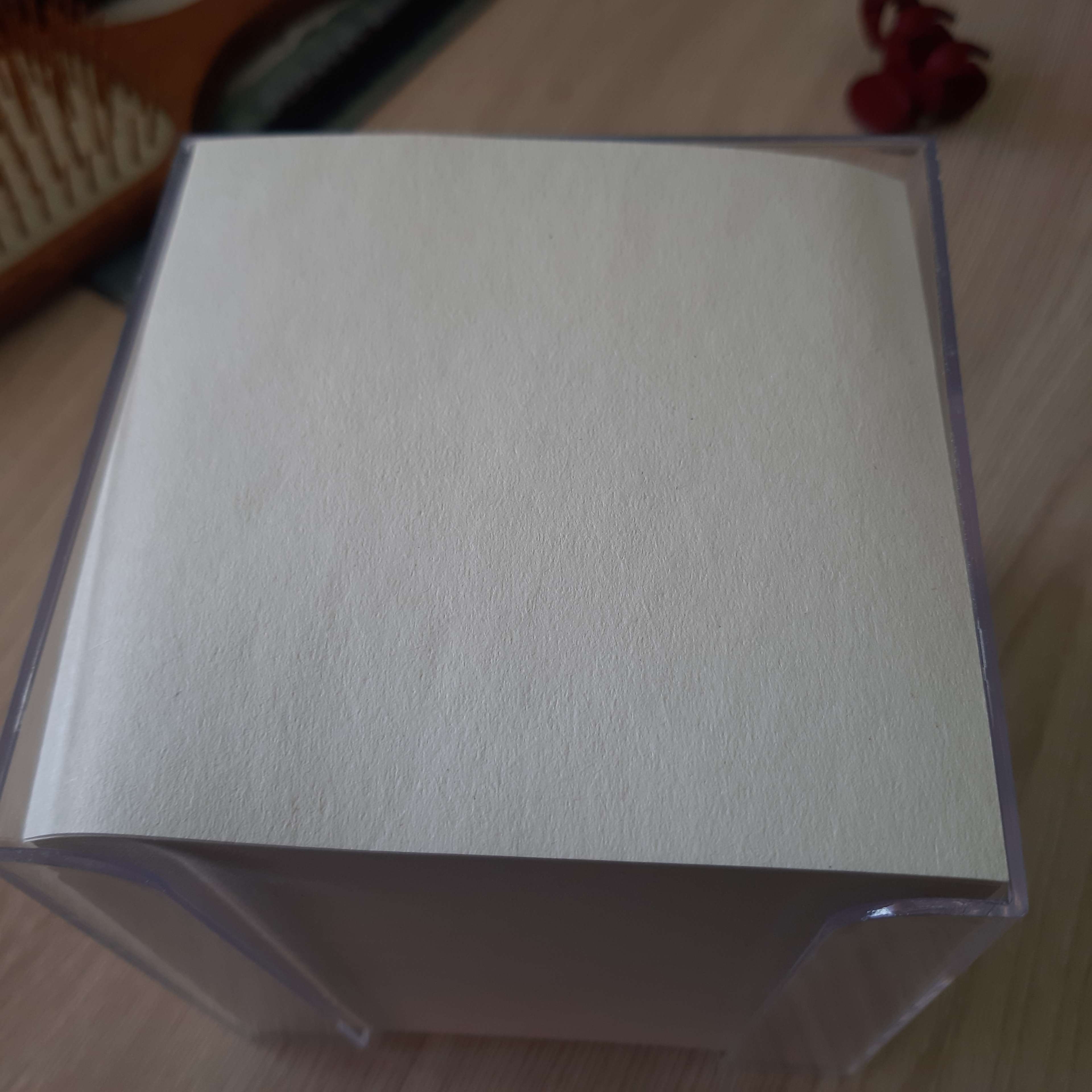 Фотография покупателя товара Блок бумаги для записей «Офис», 9 x 9 x 9 см, в пластиковом боксе, 65 г/м2, белый - Фото 2