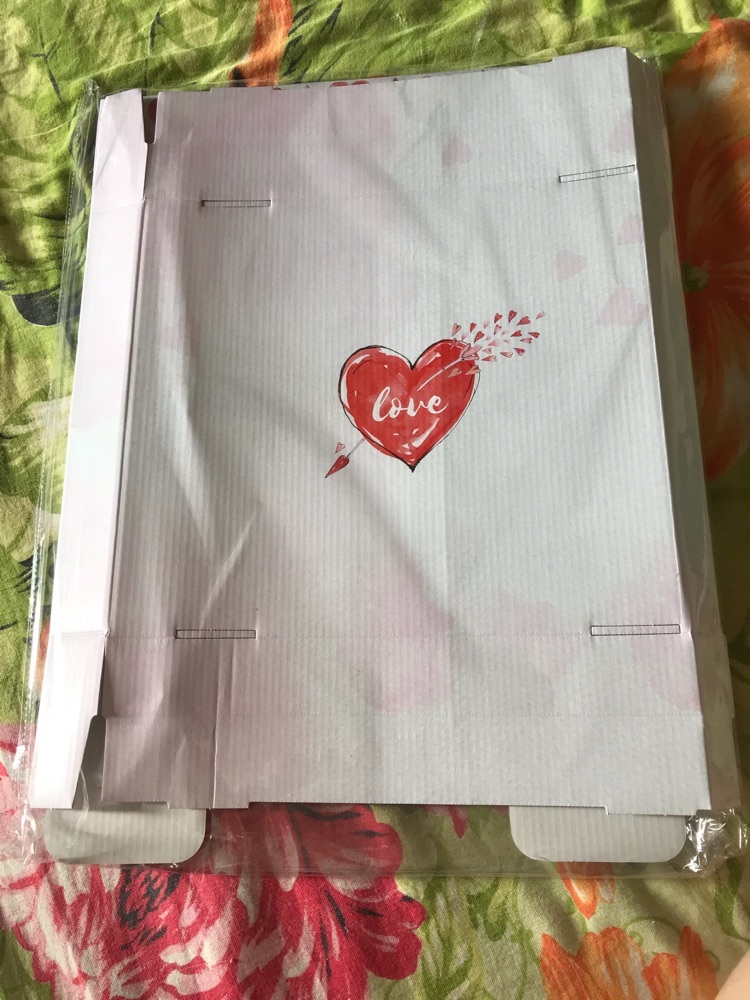 Фотография покупателя товара Коробка подарочная складная, упаковка, «Любовь вокруг», 31,2 х 25,6 х 16,1 см - Фото 9