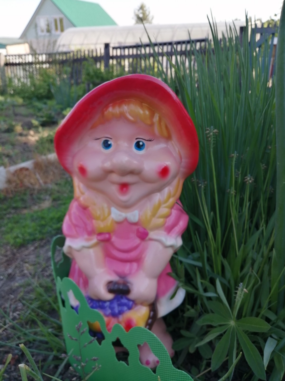 Фотография покупателя товара Садовая фигура "Девочка гномик", разноцветная, 39 см, микс