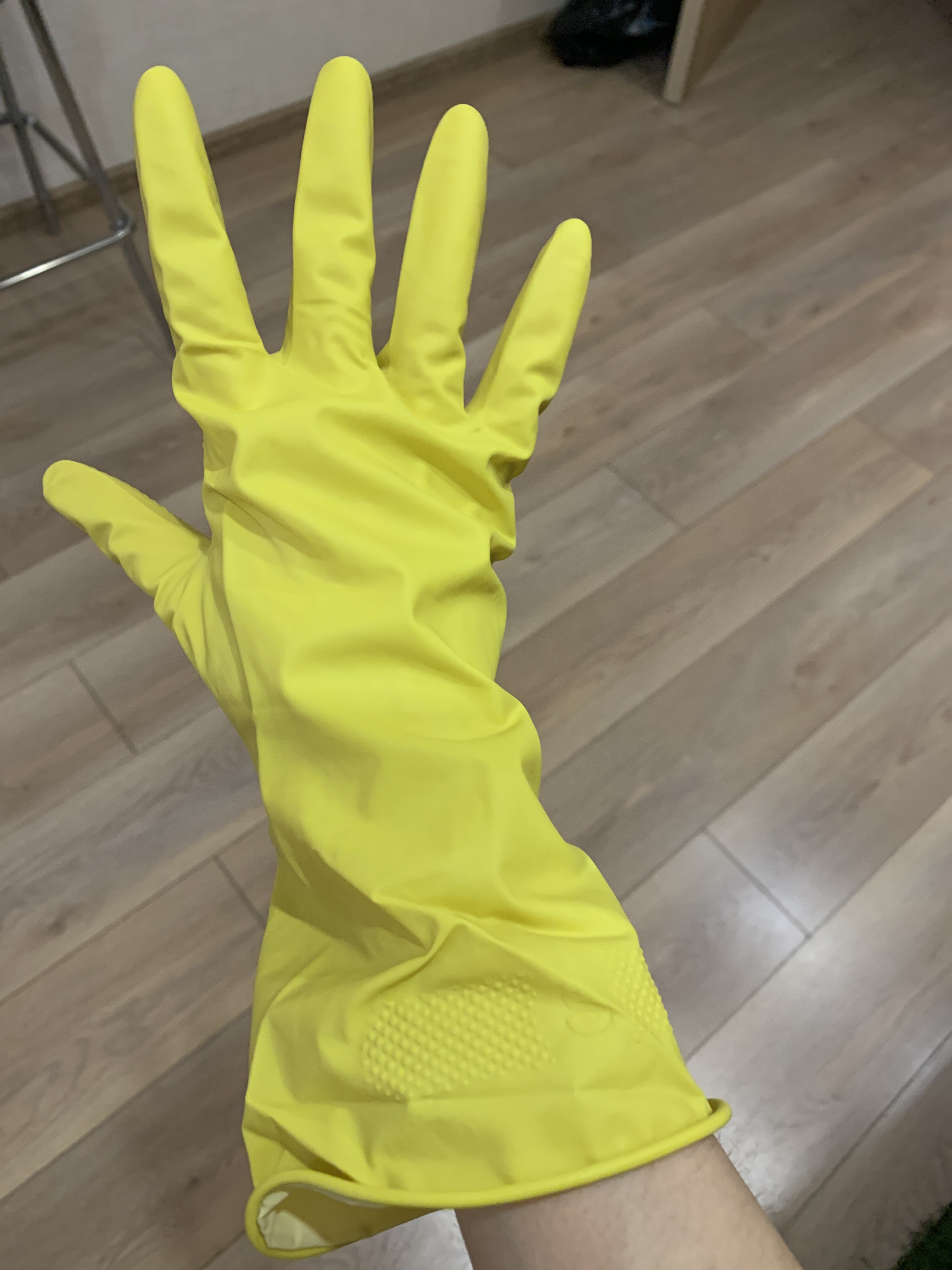 Фотография покупателя товара Перчатки хозяйственные резиновые Доляна, размер S, 40 гр, цвет МИКС