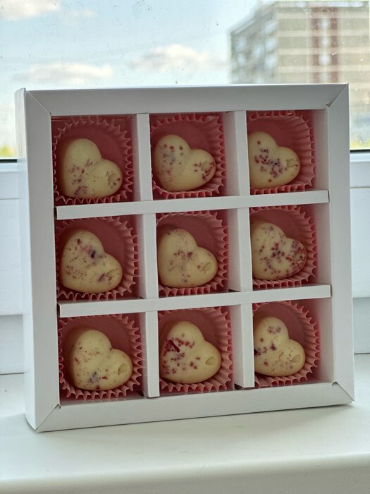 Фотография покупателя товара Форма для шоколада Доляна «Сердечки», 20,5×10 см, 15 ячеек (3×2,6 см), цвет МИКС - Фото 1