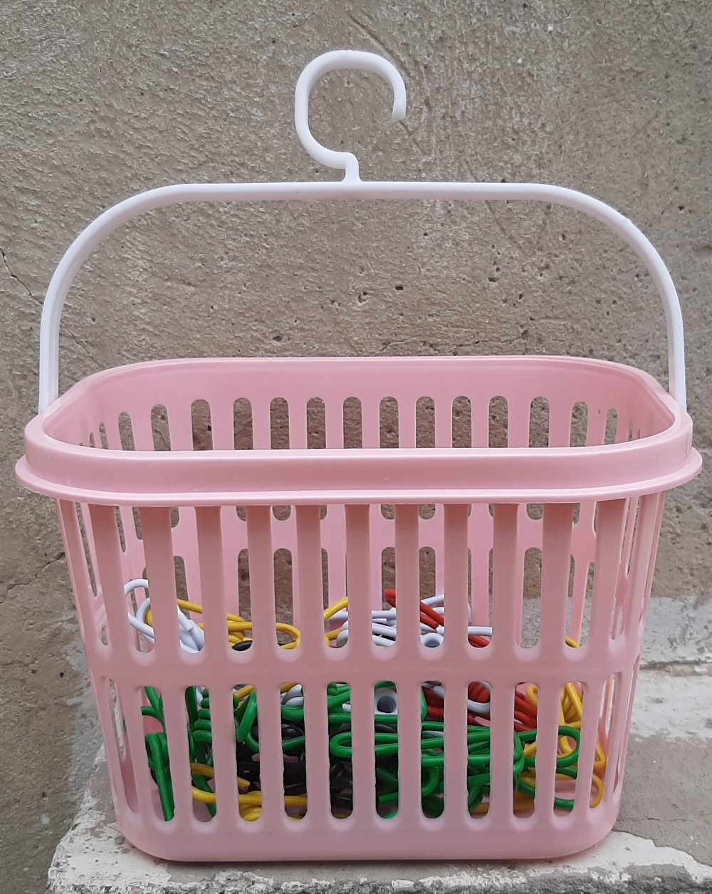 Фотография покупателя товара Корзина пластиковая для хранения с крючком, 18×13×12 см, цвет МИКС - Фото 1