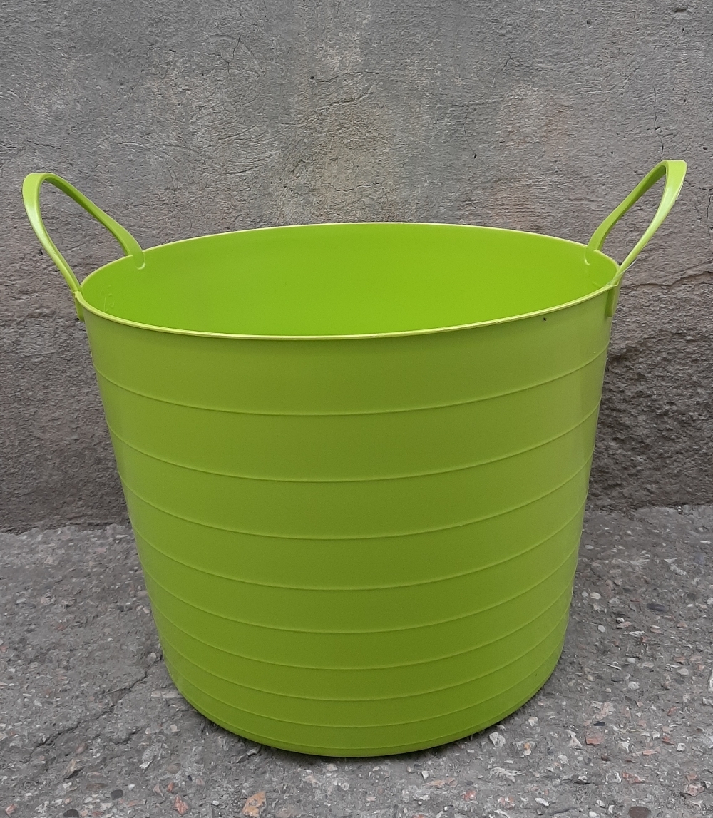 Фотография покупателя товара Корзина для белья мягкая, 17 л, 33×33×24,5 см, цвет ярко-зелёный - Фото 5