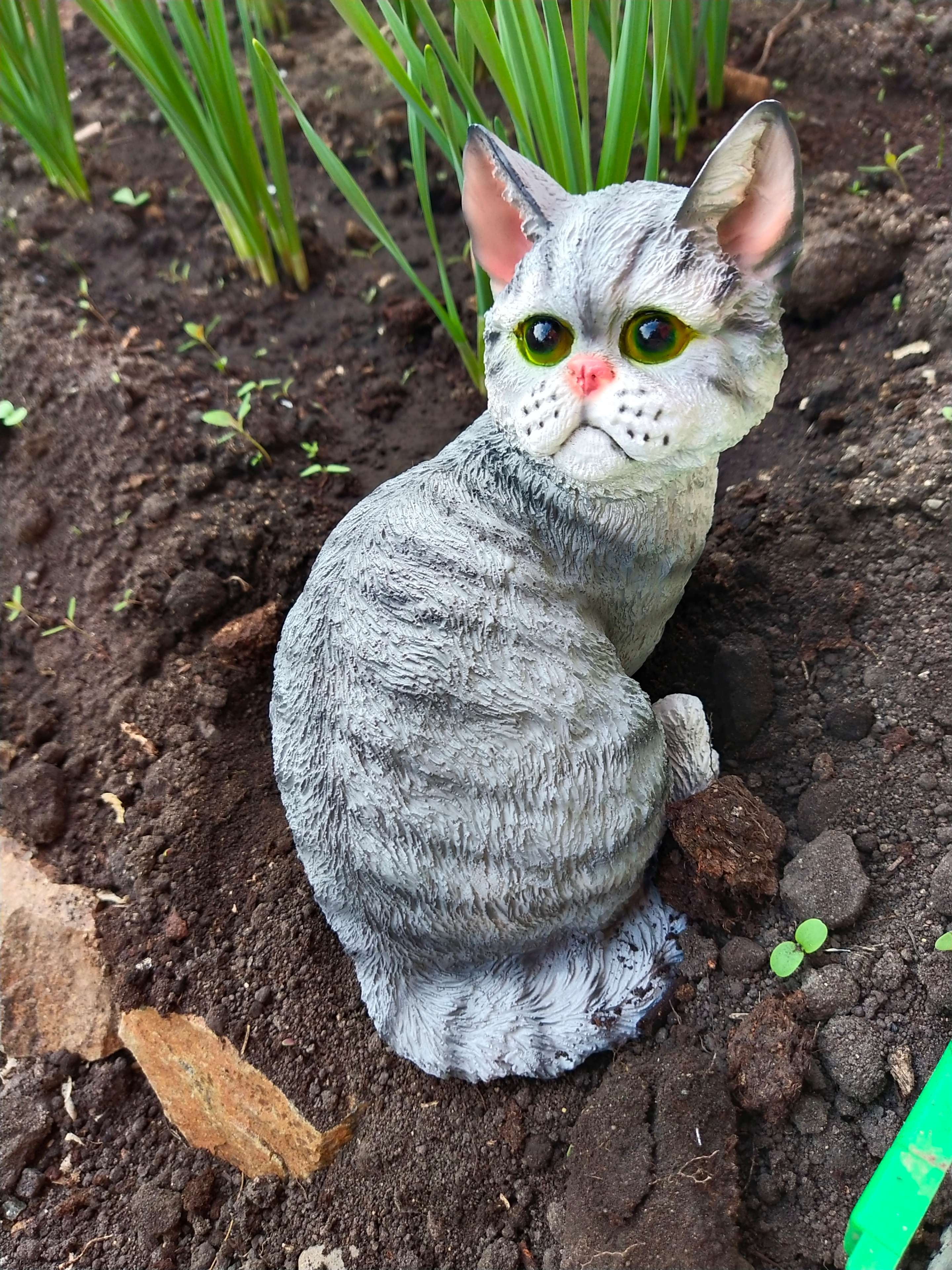 Фотография покупателя товара Садовая фигура "Кот Васька" 19х13х21см - Фото 3