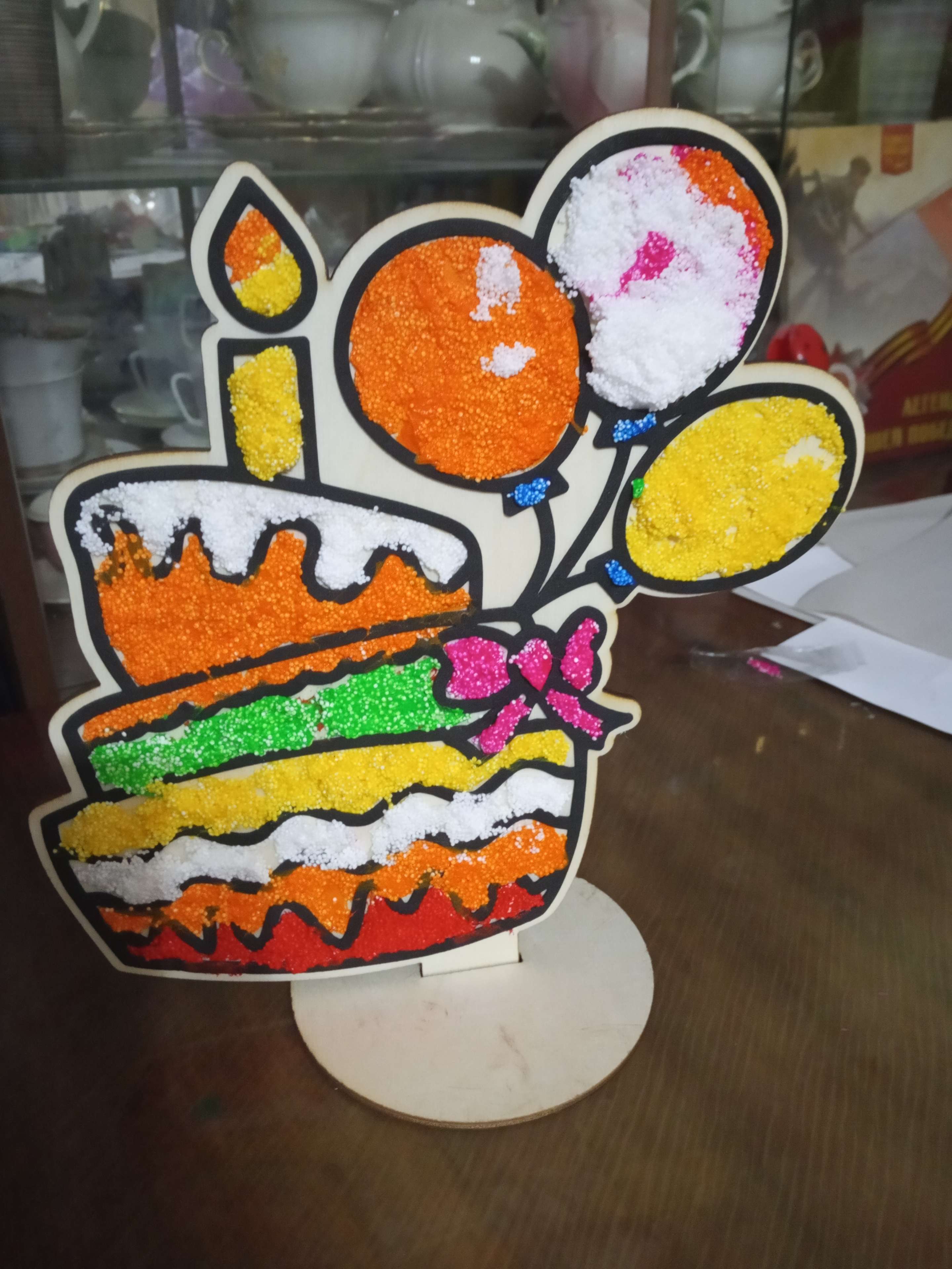 Фотография покупателя товара Аппликация шариковым пластилином «Торт» 8 цветов по 4 г, подставка, стразы - Фото 1